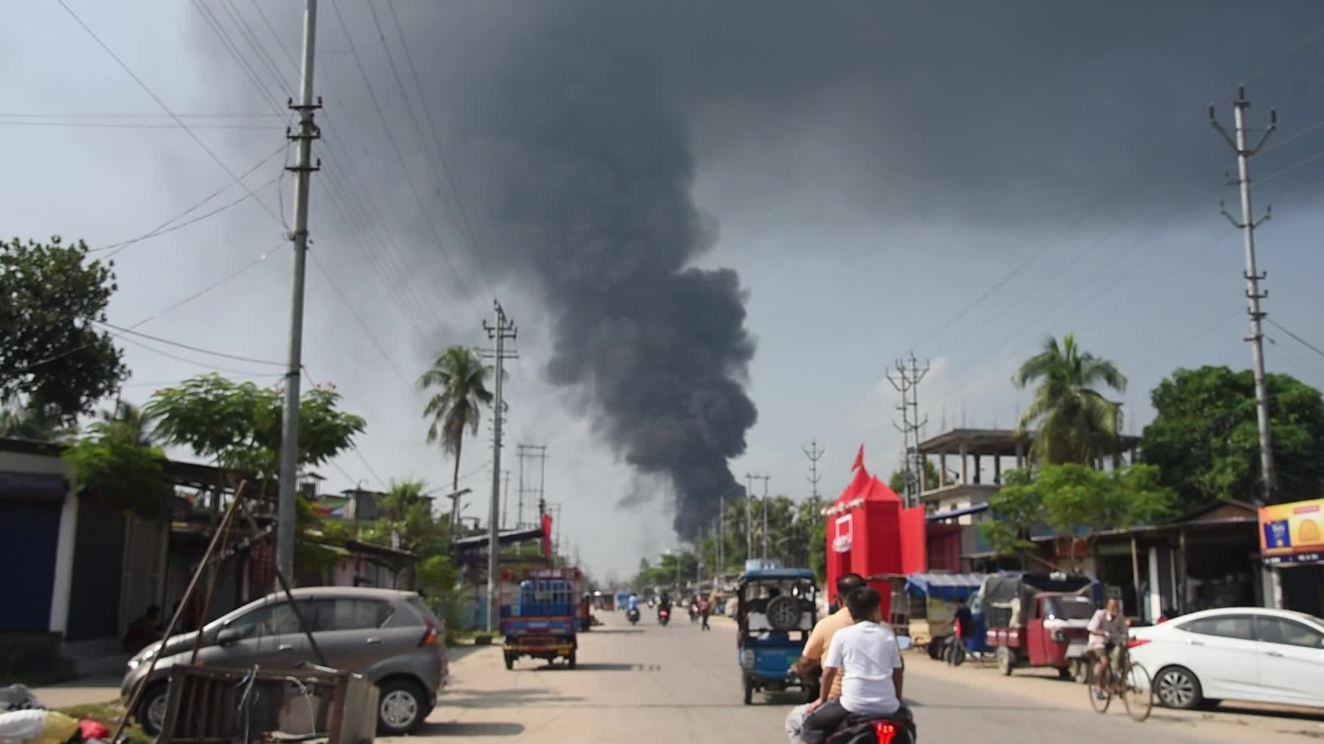 Massive fire broke out in Nagaon , Assam
