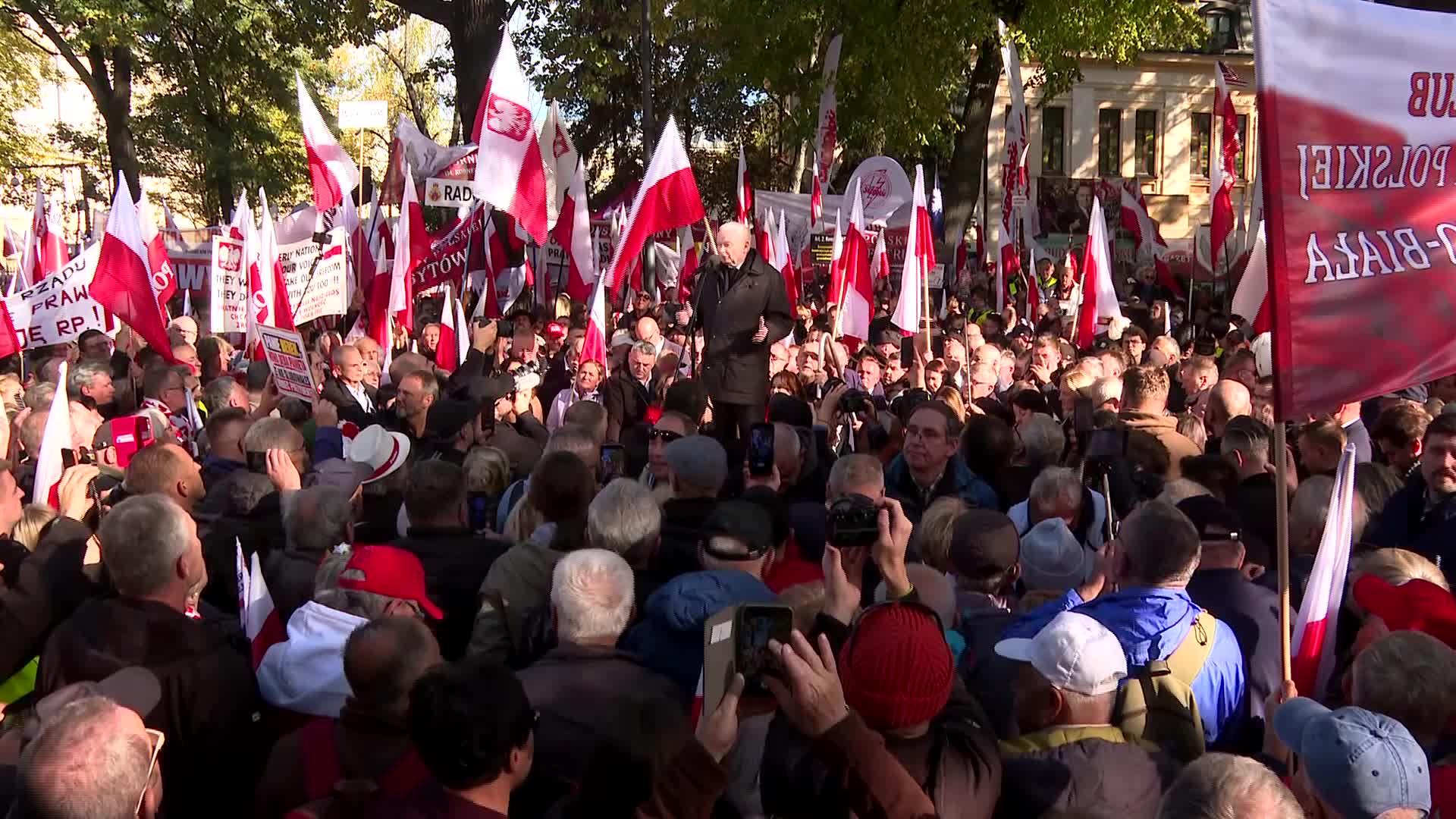 Poland: Kaczynski at opposition rally