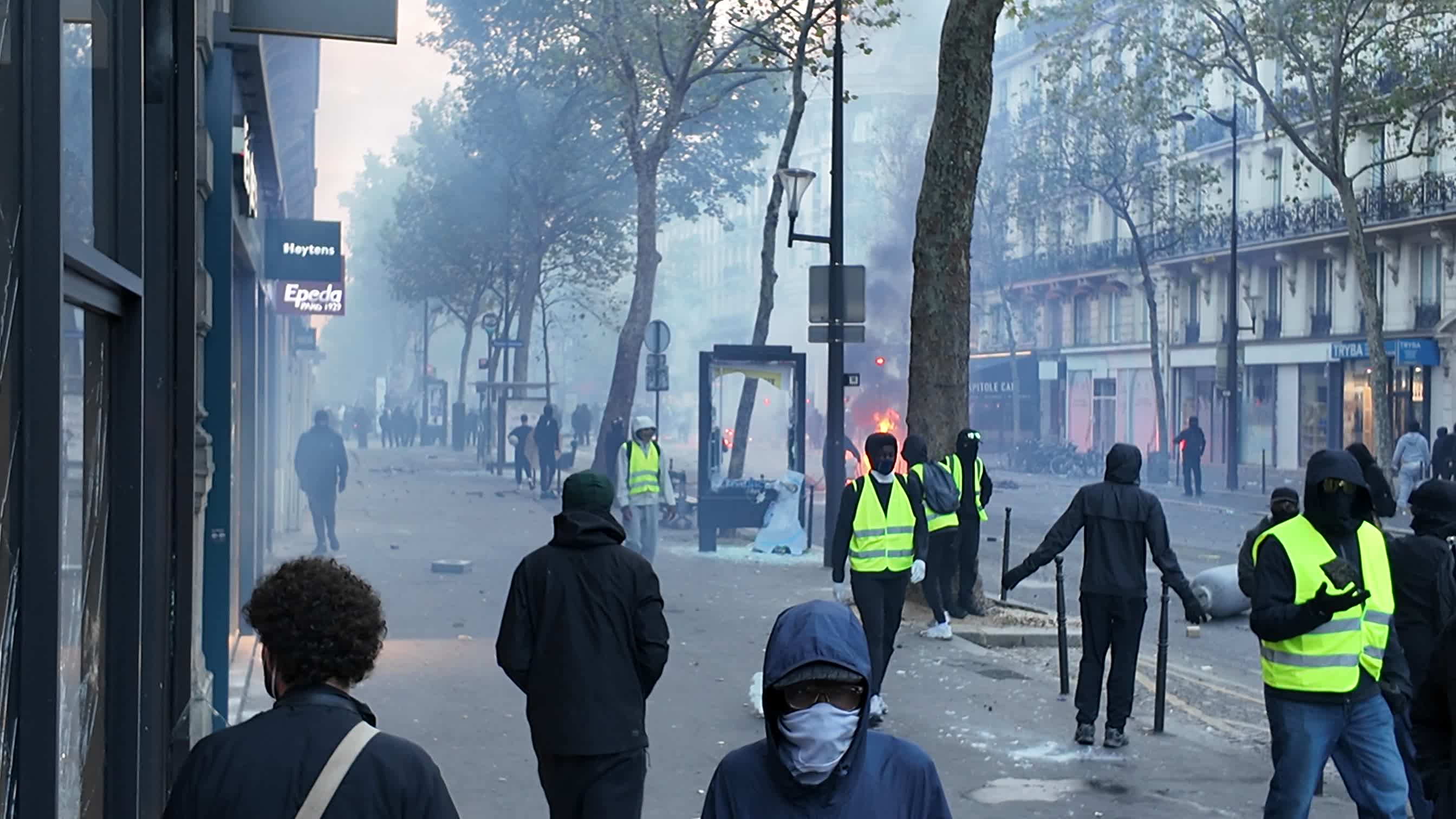 Violents Clashes In Paris During A Demonstration Against The "high Cost Of Living"