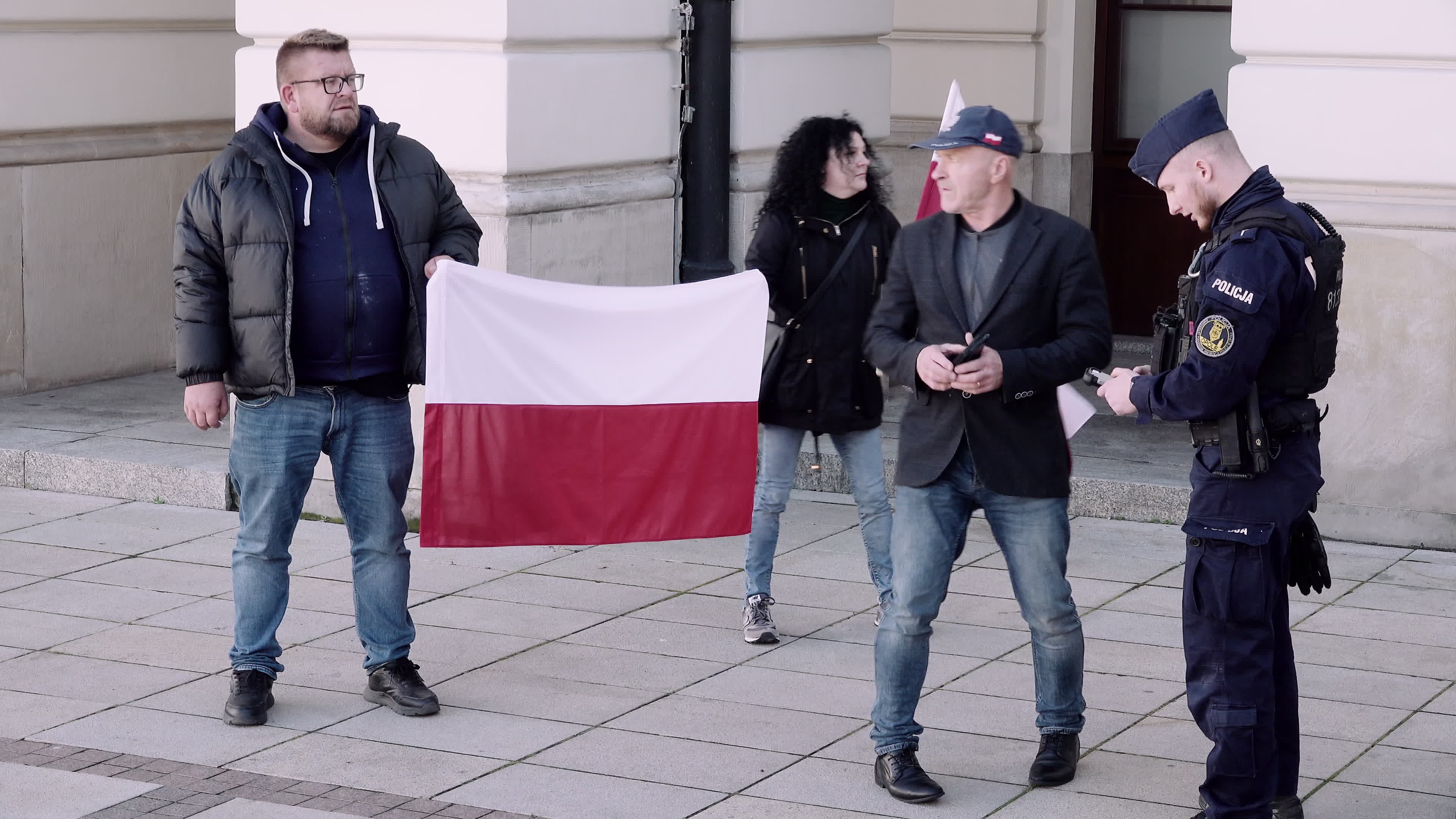 Poles rally in solidarity with Ukrainians in Warsaw