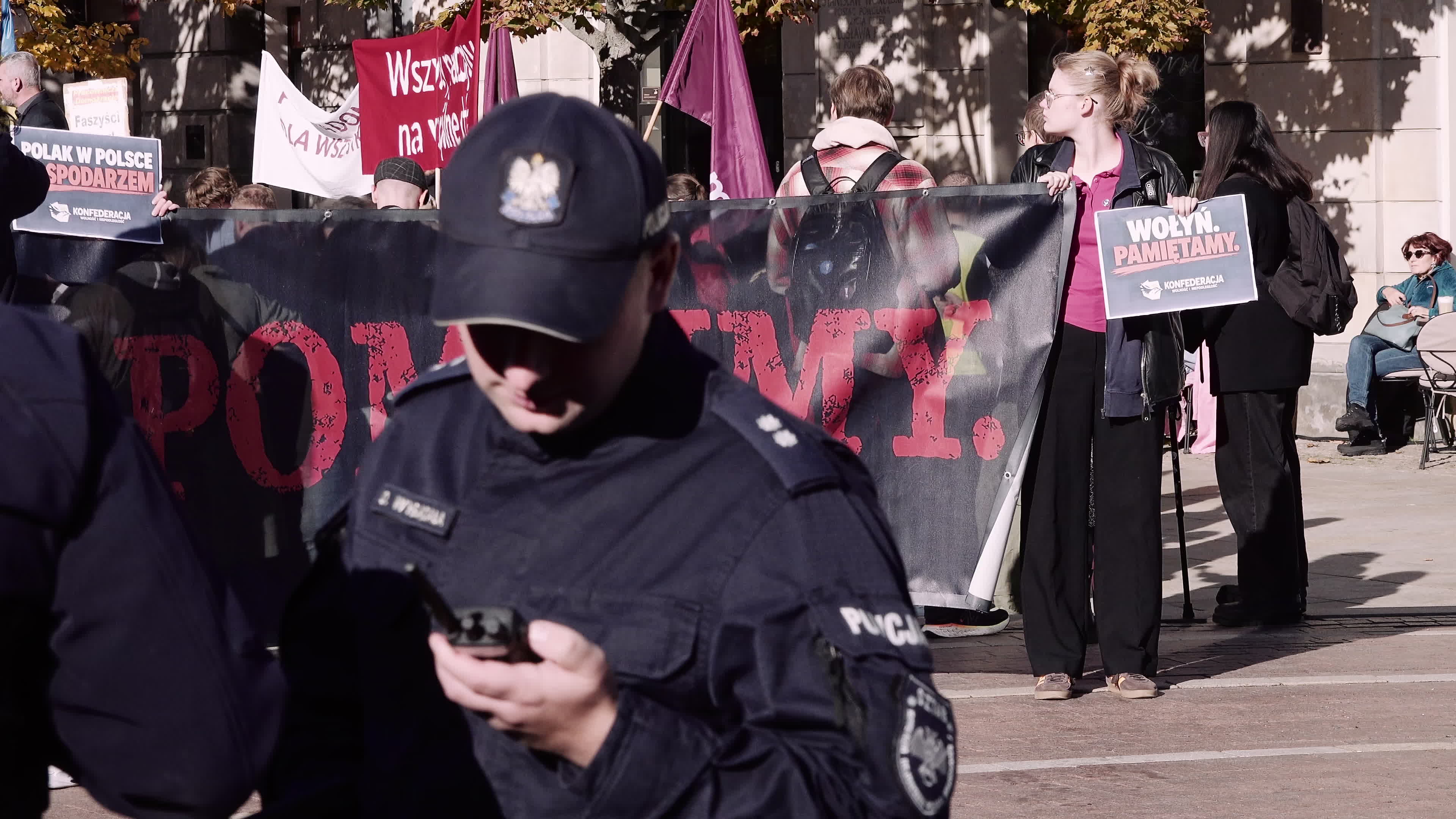 Poles rally in solidarity with Ukrainians in Warsaw