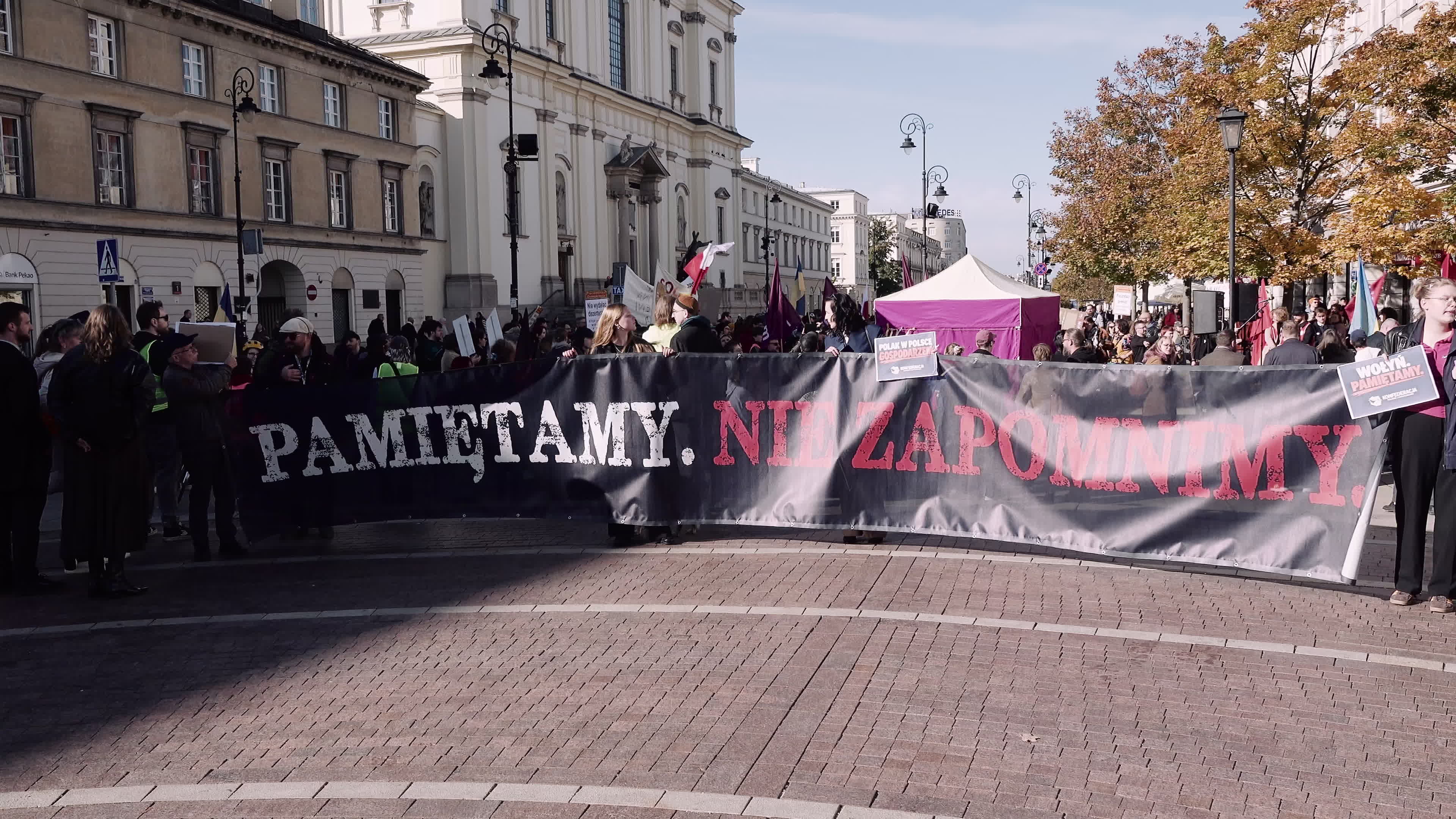 Poles rally in solidarity with Ukrainians in Warsaw