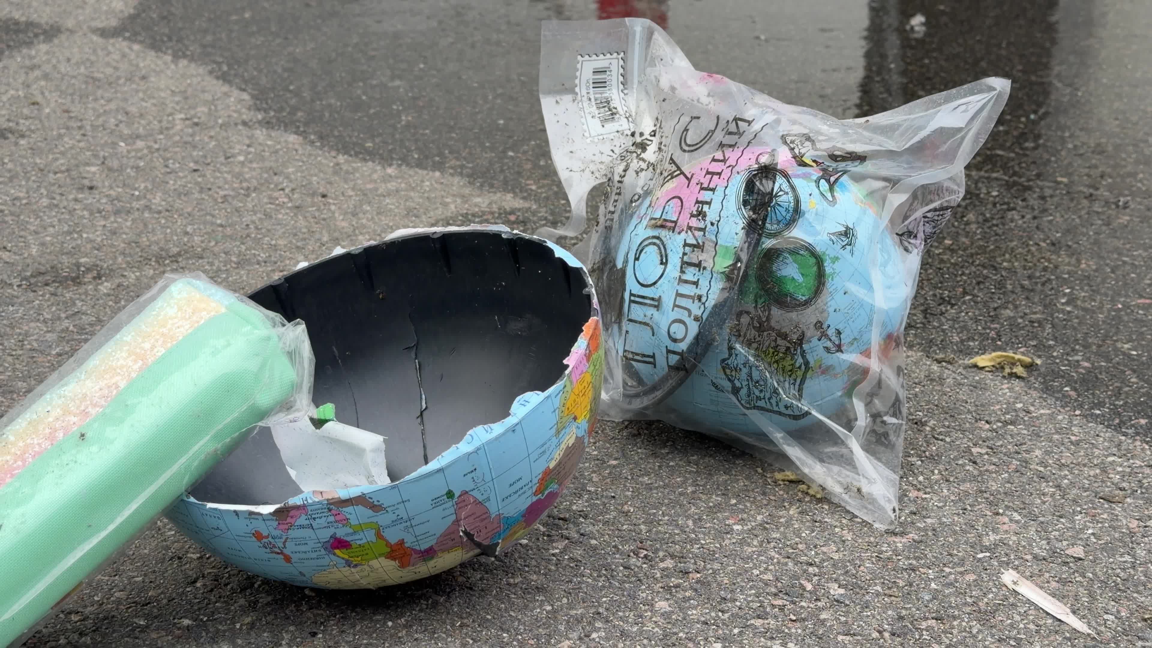The aftermath of a Russian attack on several shopping centers in Kyiv