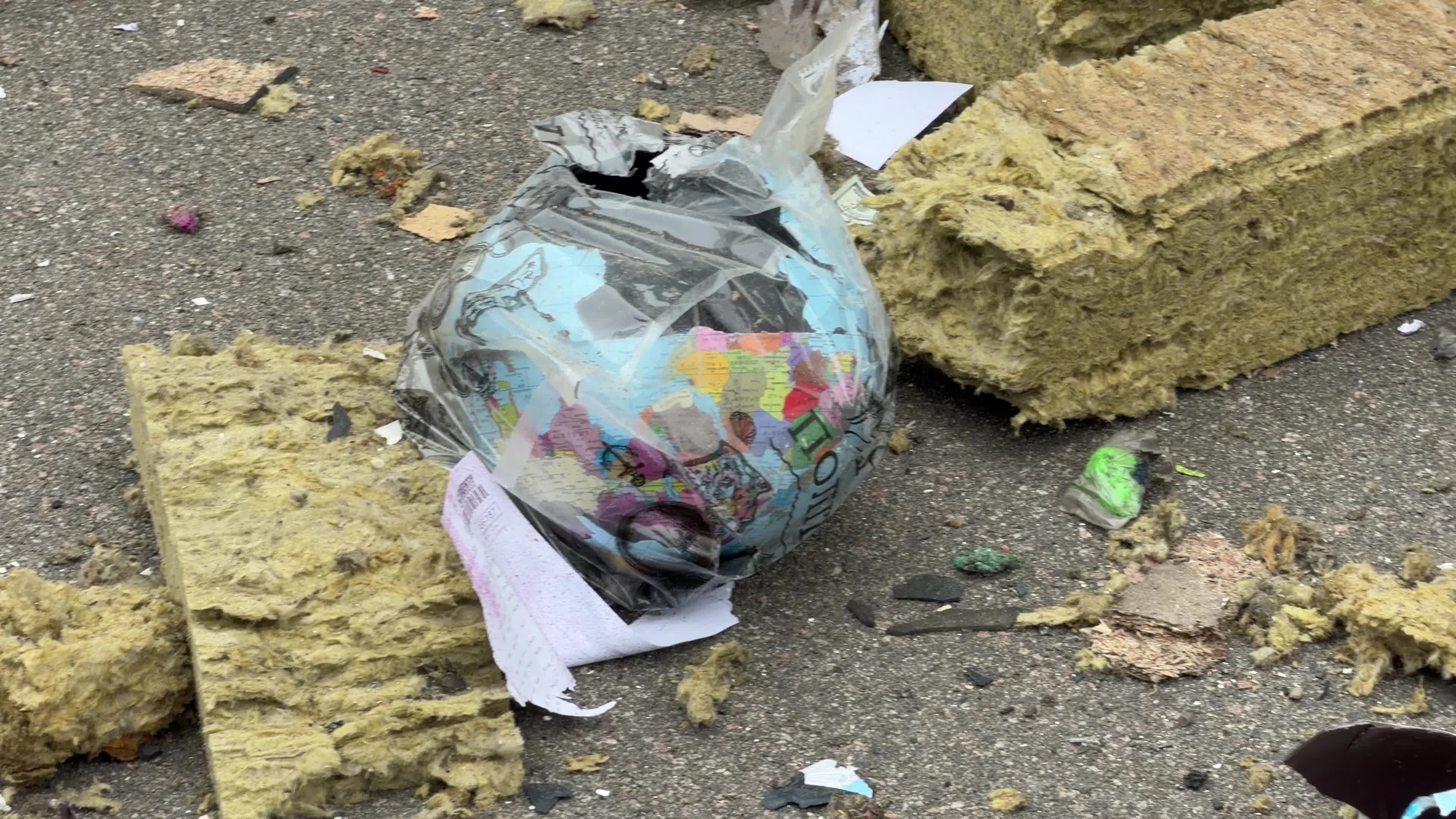 The aftermath of a Russian attack on several shopping centers in Kyiv