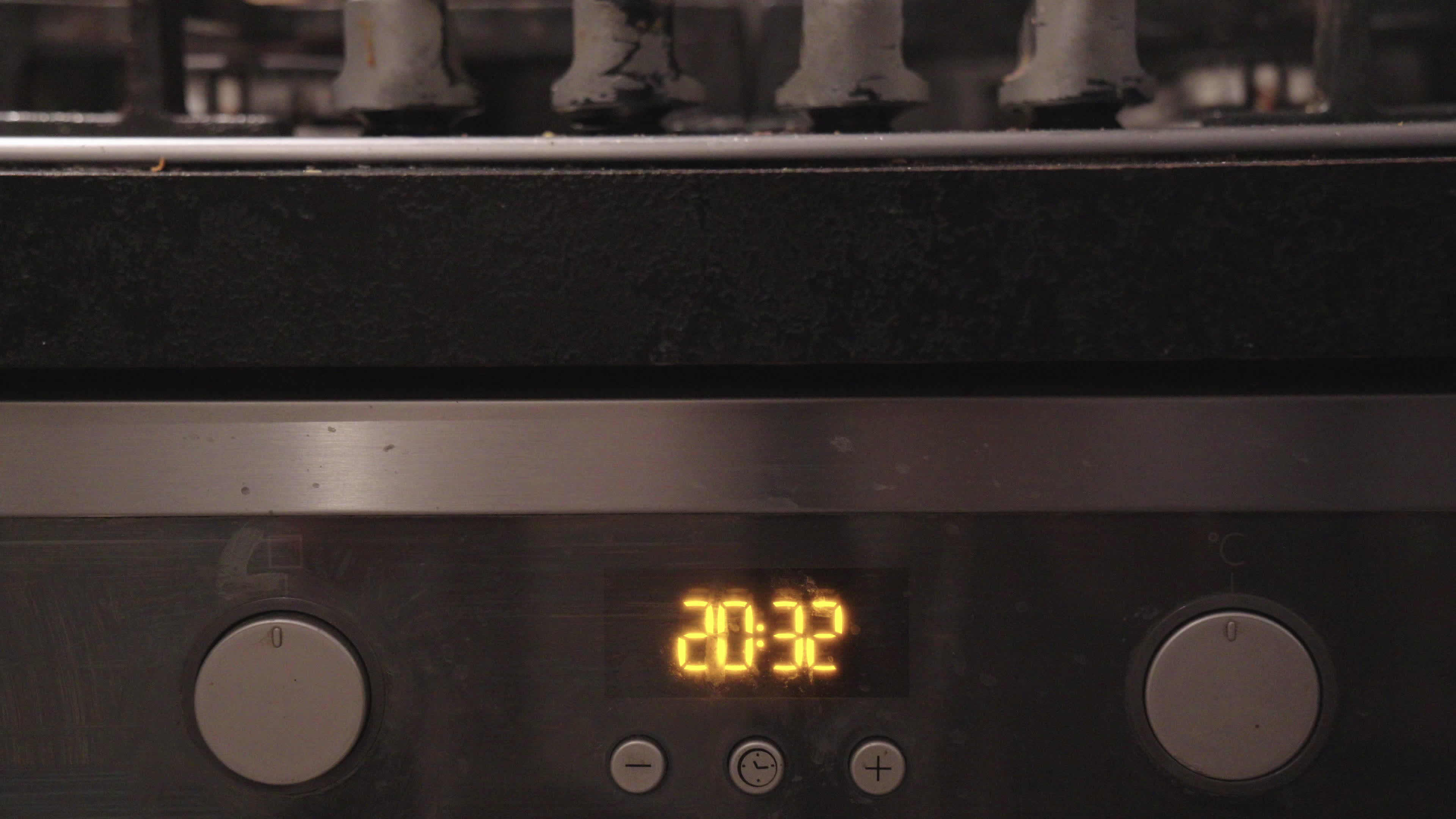 Clocks and alarms ahead of the end of daylight saving time in Europe