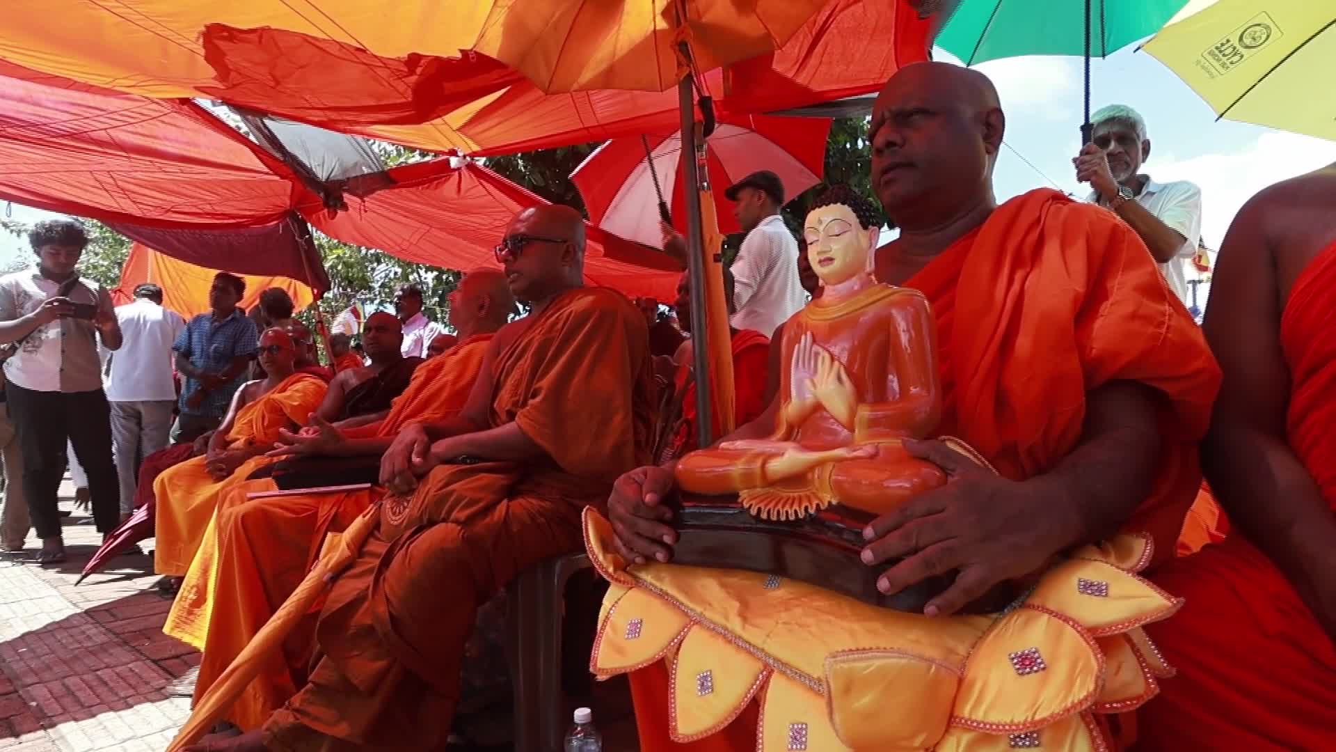 Colombo Protest: Monks Chant Pirith Before Dismantling Camp Near Presidential Secretariat - 10/16/2026