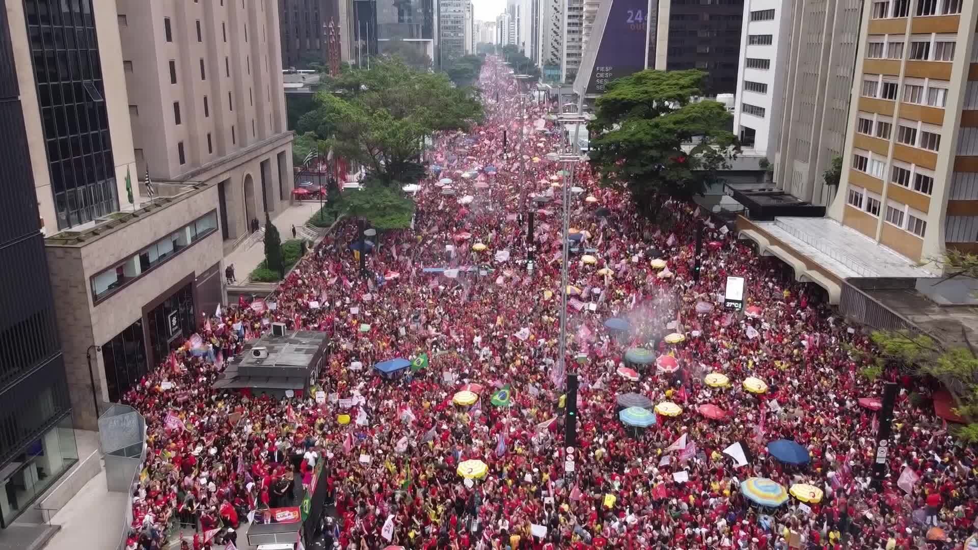 Aerial view of crowd filling Paulista Avenue for Lula’s final campaign rally
