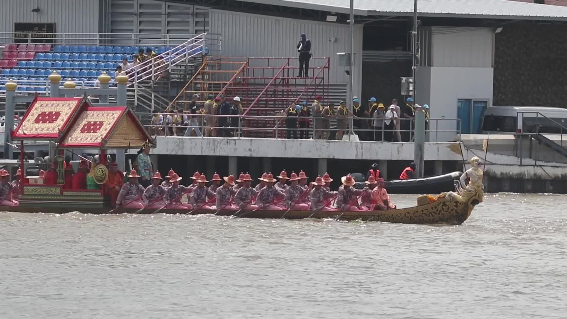 Thailand-Royal-Barge-Rehearsal