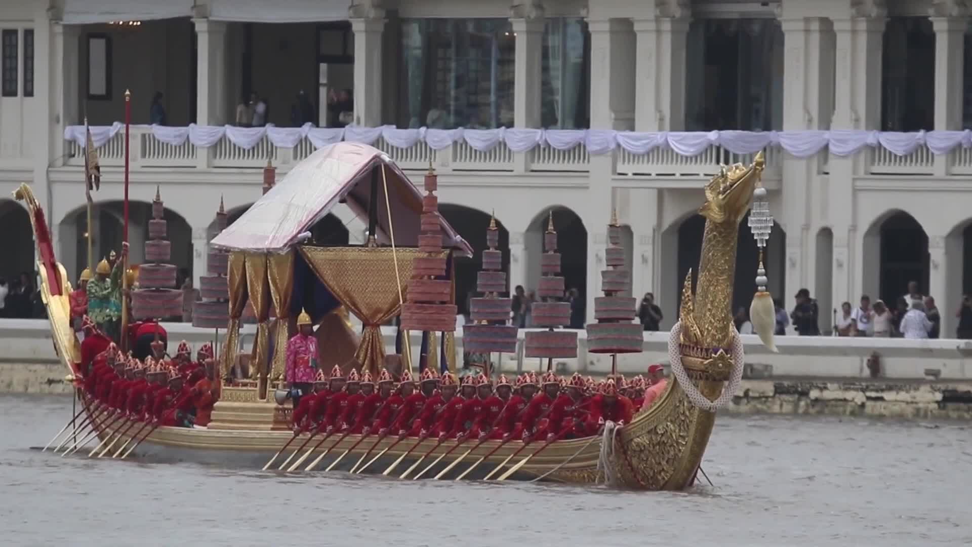 Thailand-Royal-Barge-Rehearsal