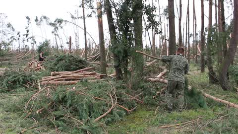 Cleaning after storms in Przyrowa