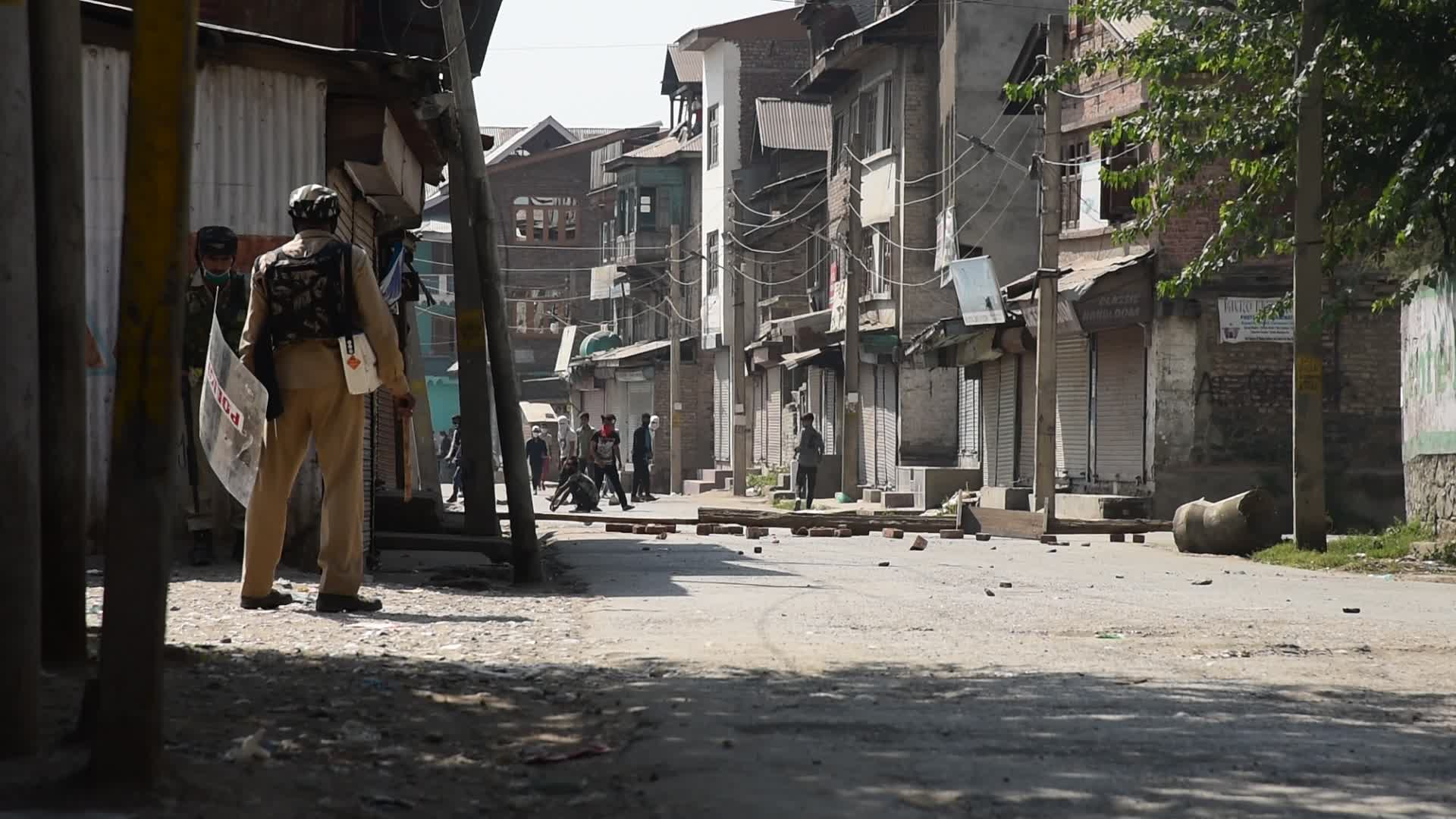Clashes after woman, suspected rebels killed in Kashmir fighting