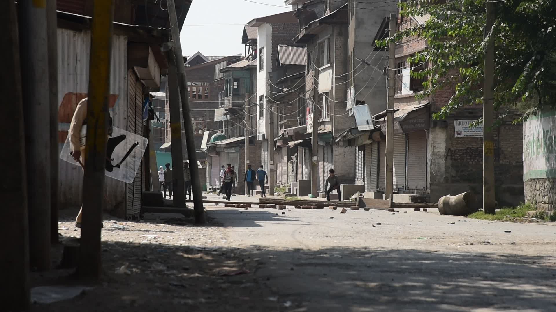 Clashes after woman, suspected rebels killed in Kashmir fighting