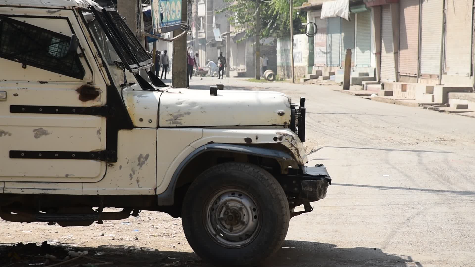 Clashes after woman, suspected rebels killed in Kashmir fighting