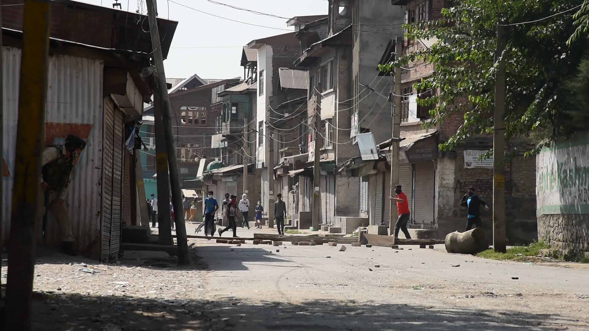 Clashes after woman, suspected rebels killed in Kashmir fighting