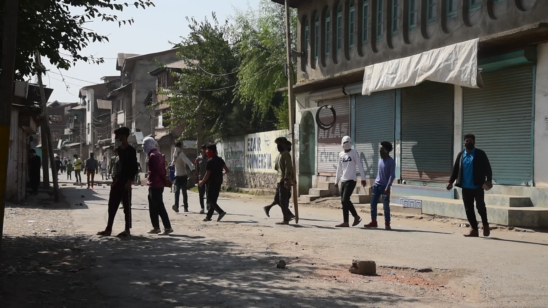 Clashes after woman, suspected rebels killed in Kashmir fighting