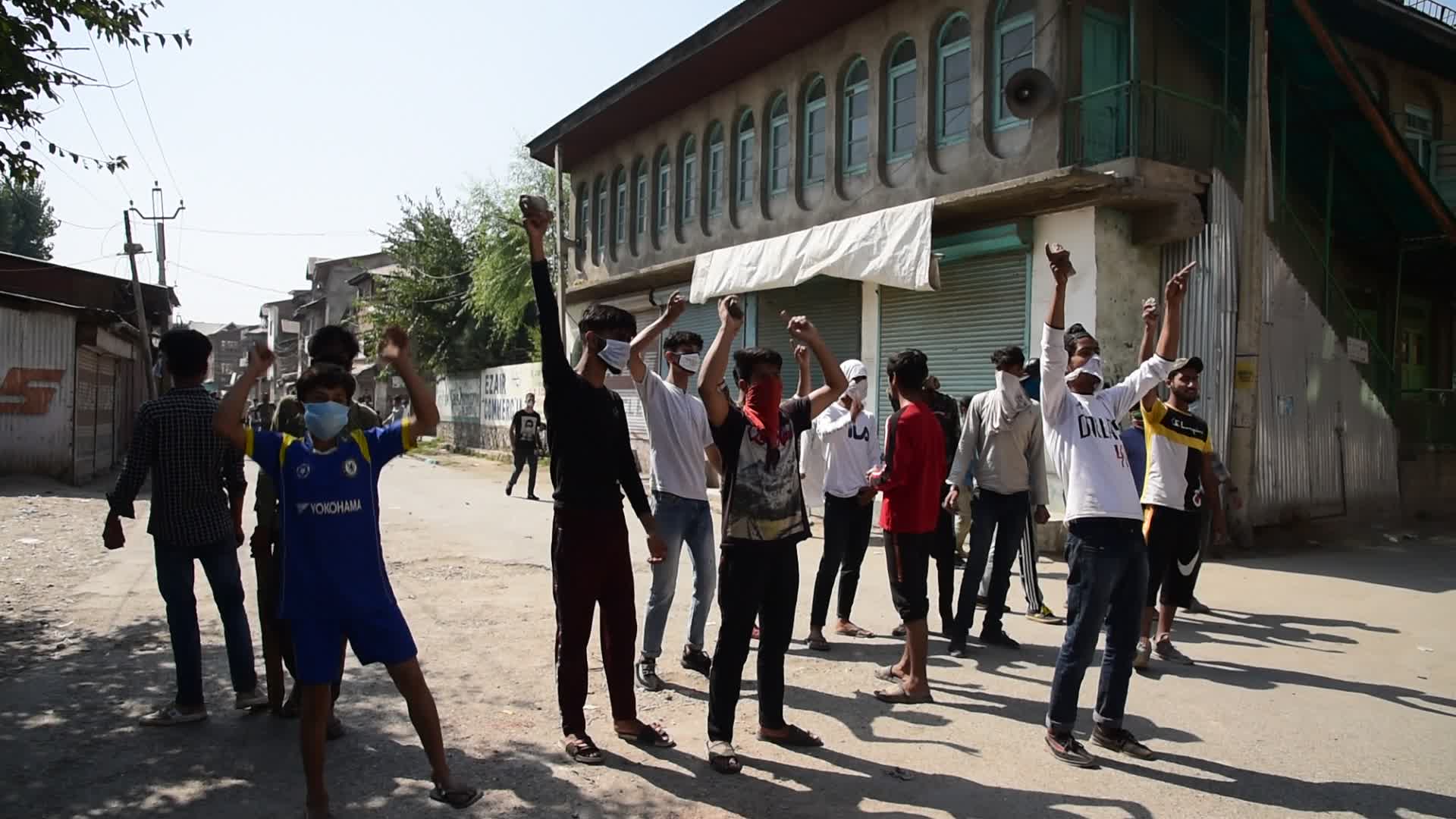 Clashes after woman, suspected rebels killed in Kashmir fighting