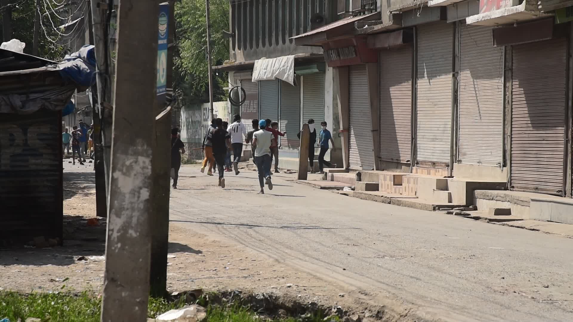 Clashes after woman, suspected rebels killed in Kashmir fighting