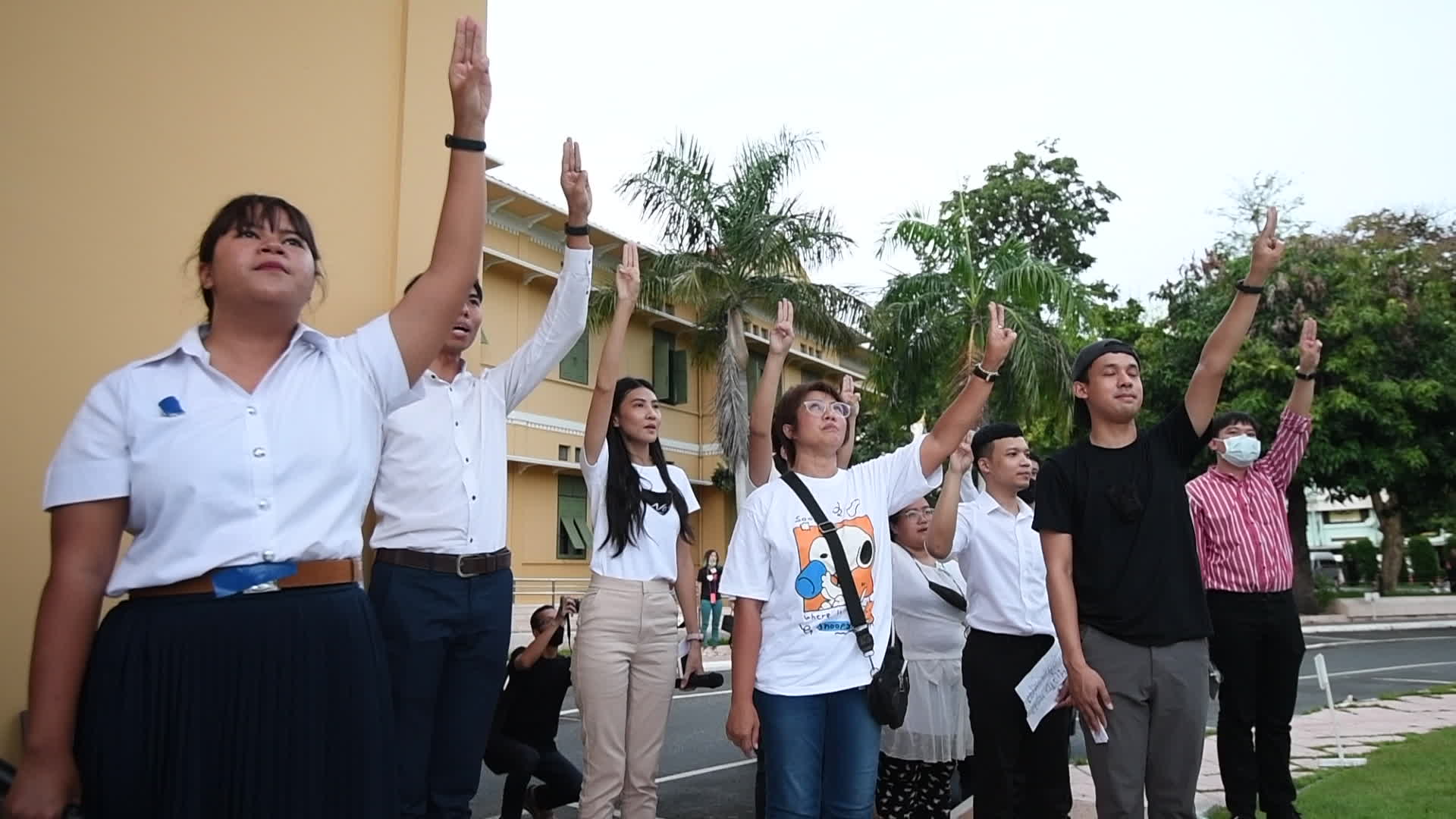 Thai students and teachers light candles against violence in schools