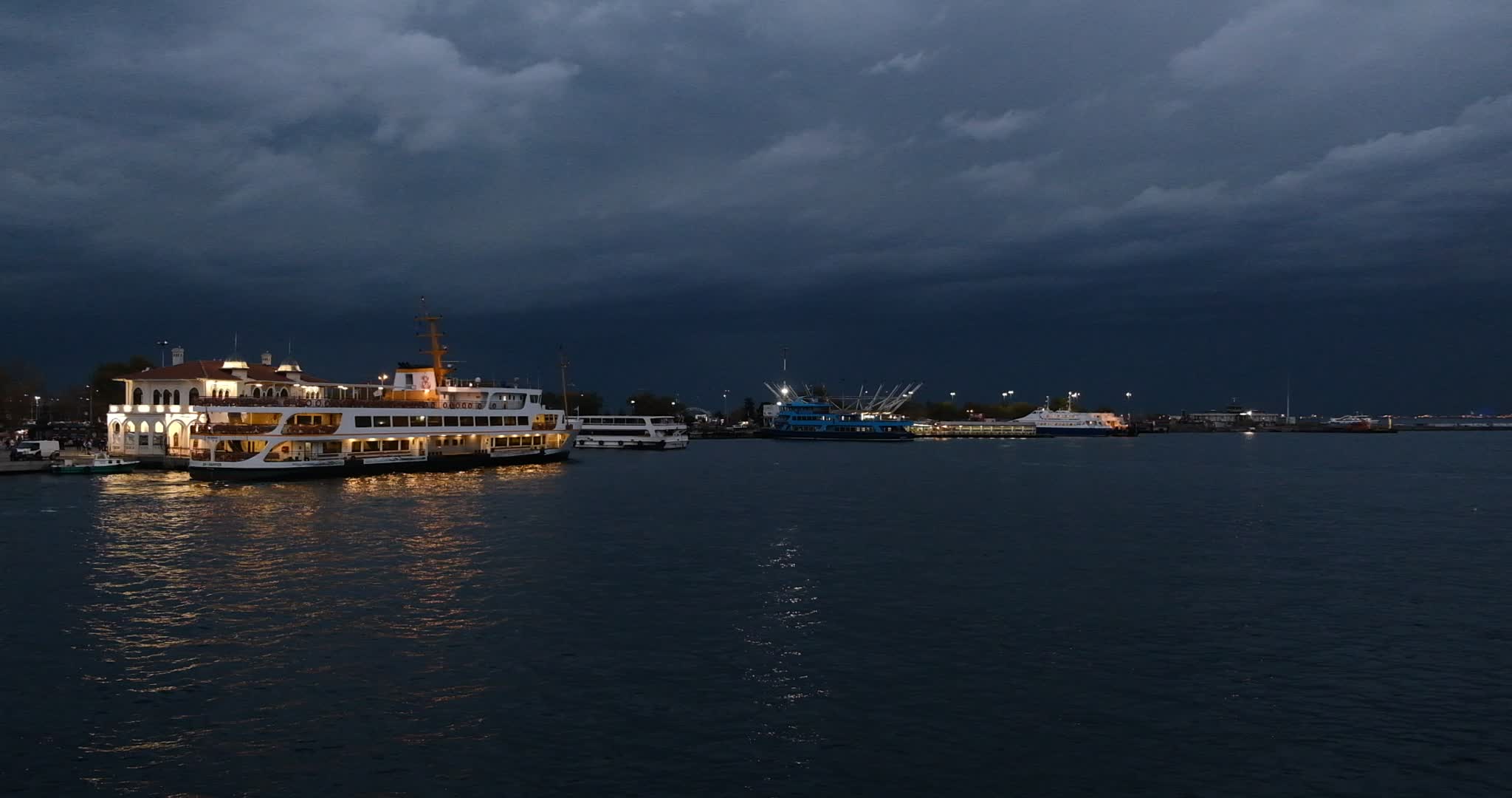 Lightning Strike in Istanbul 