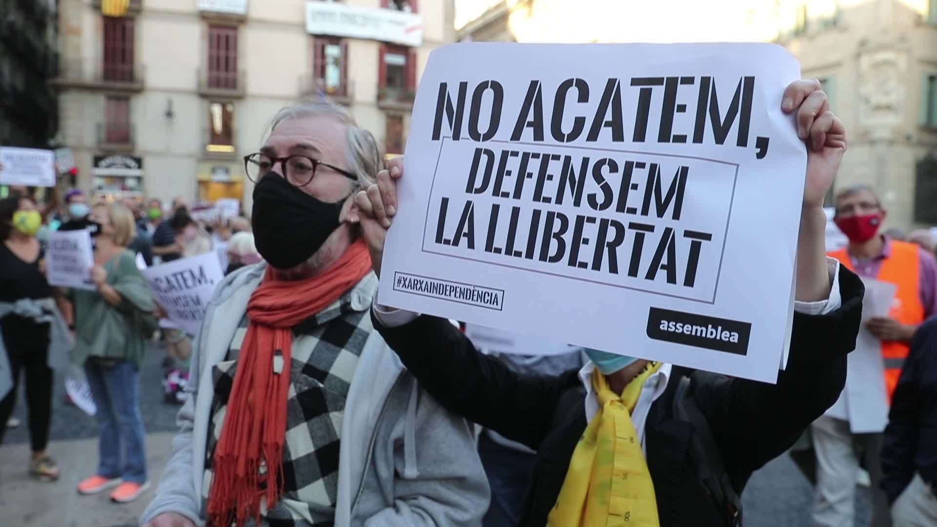 Protest In Barcelona As Court Upholds Quim Torra Ban From Office