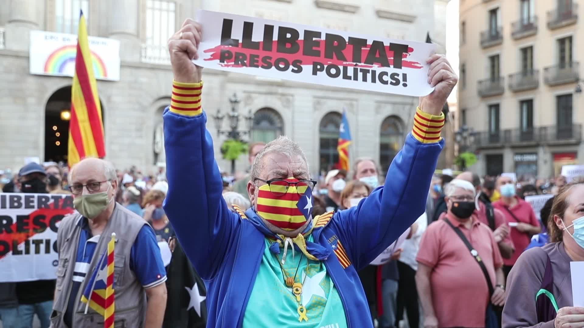 Protest In Barcelona As Court Upholds Quim Torra Ban From Office