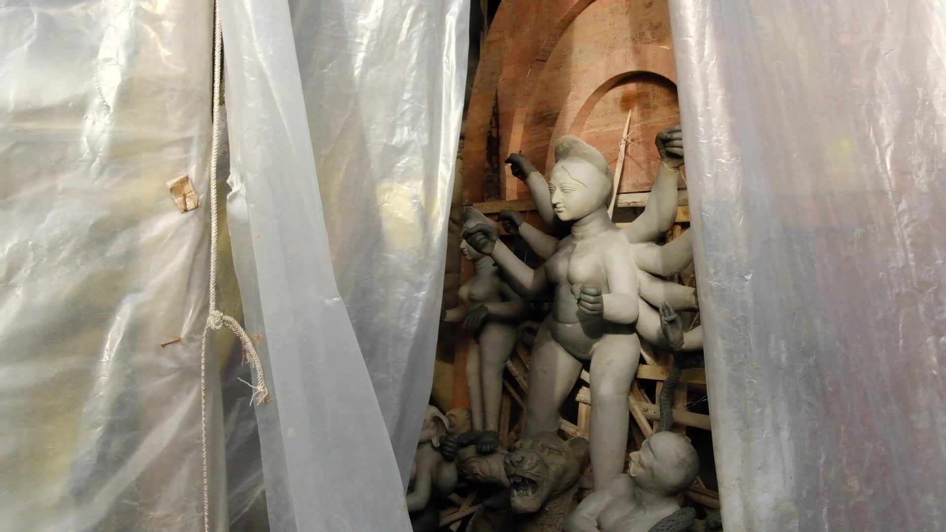 Kolkata's renowned idol-making hub Kumartuli badly hit due COVID-19