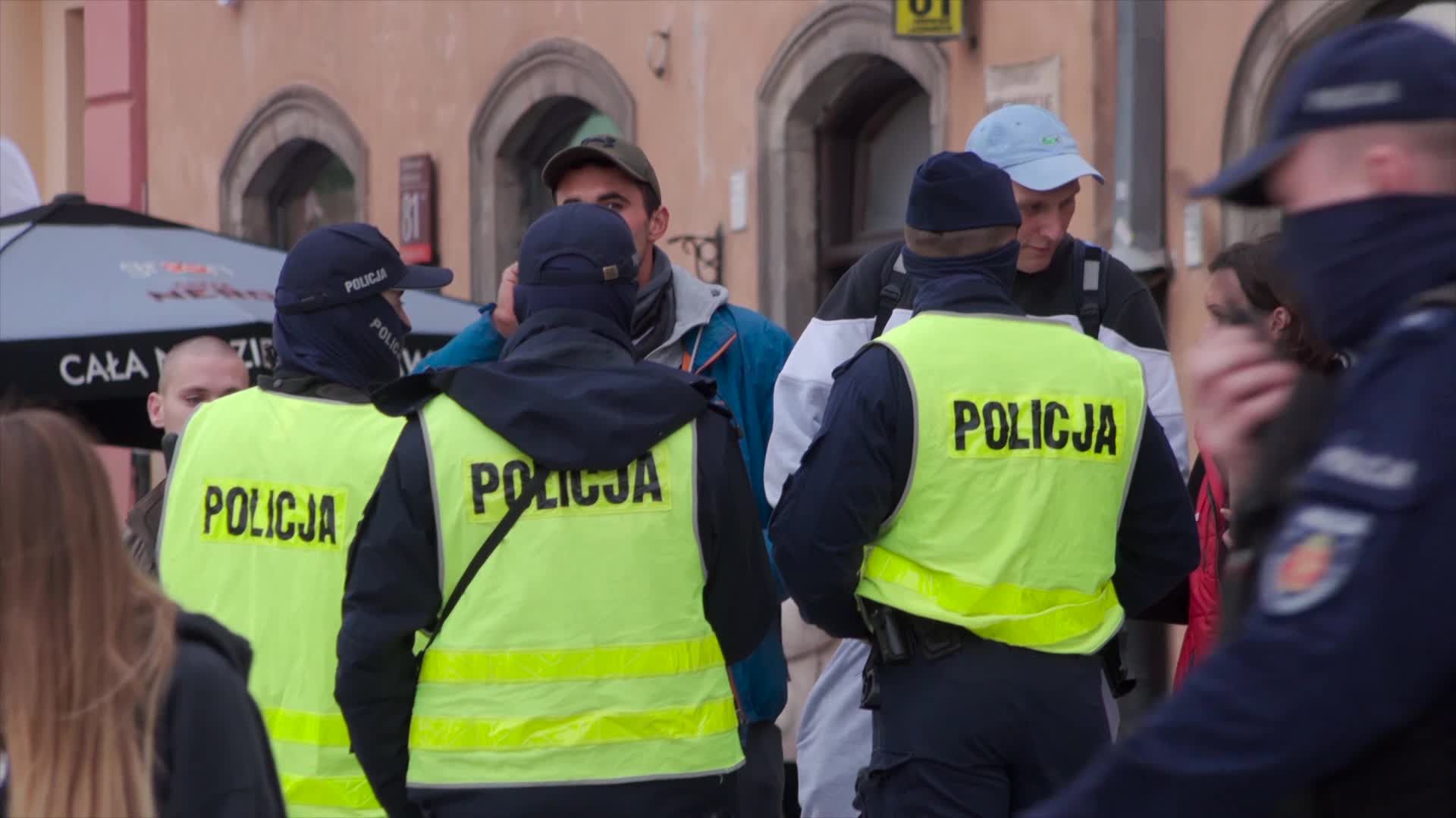 Protest against compulsory mask wearing in Poland