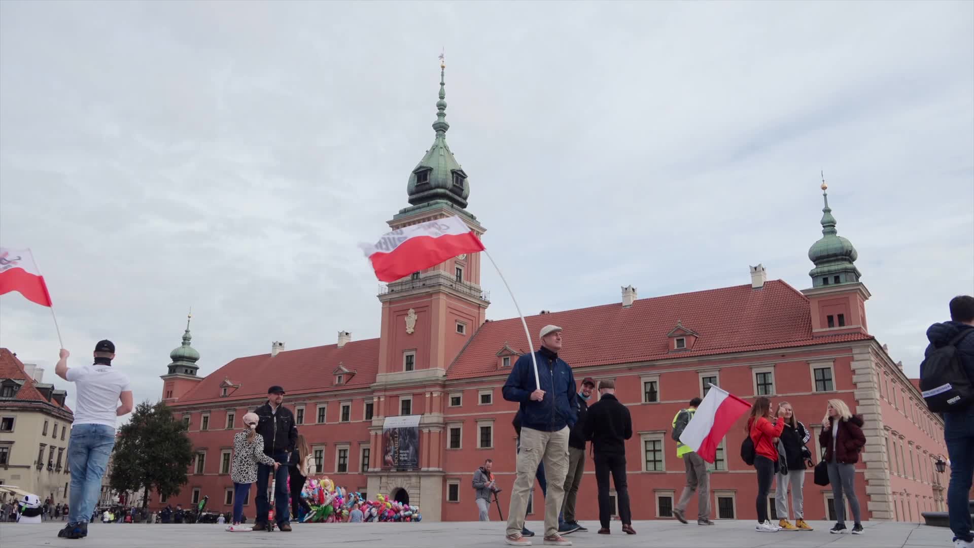 Protest against compulsory mask wearing in Poland