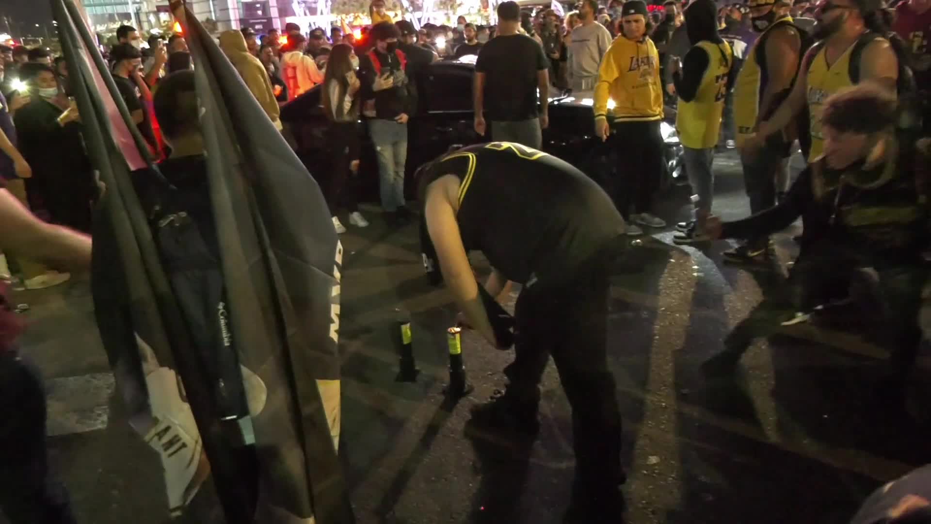 Lakers fans celebrate championship win 2020 chanting Kobe at Staples Center