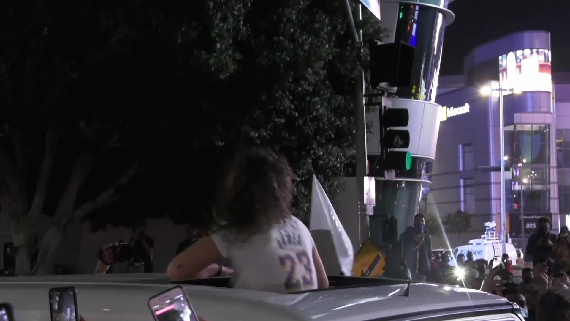 Lakers fans celebrate championship win 2020 chanting Kobe at Staples Center