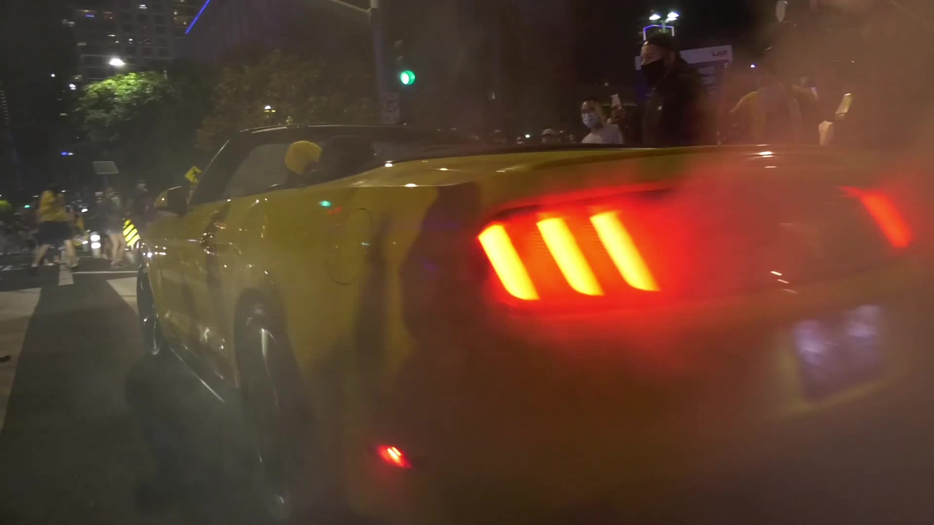 Lakers fans celebrate championship win 2020 chanting Kobe at Staples Center