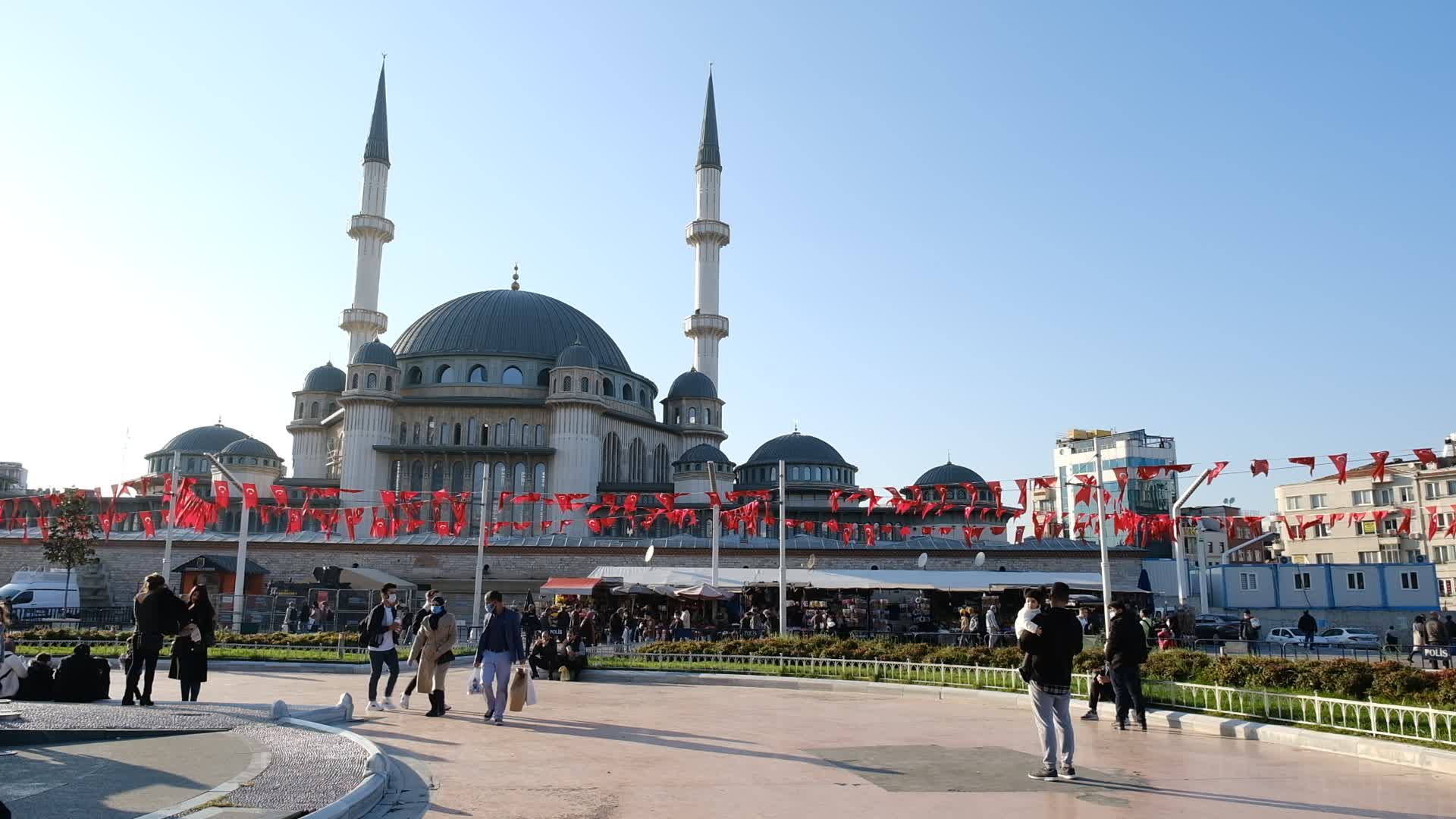 Daily Life in Istanbul amid the coronavirus