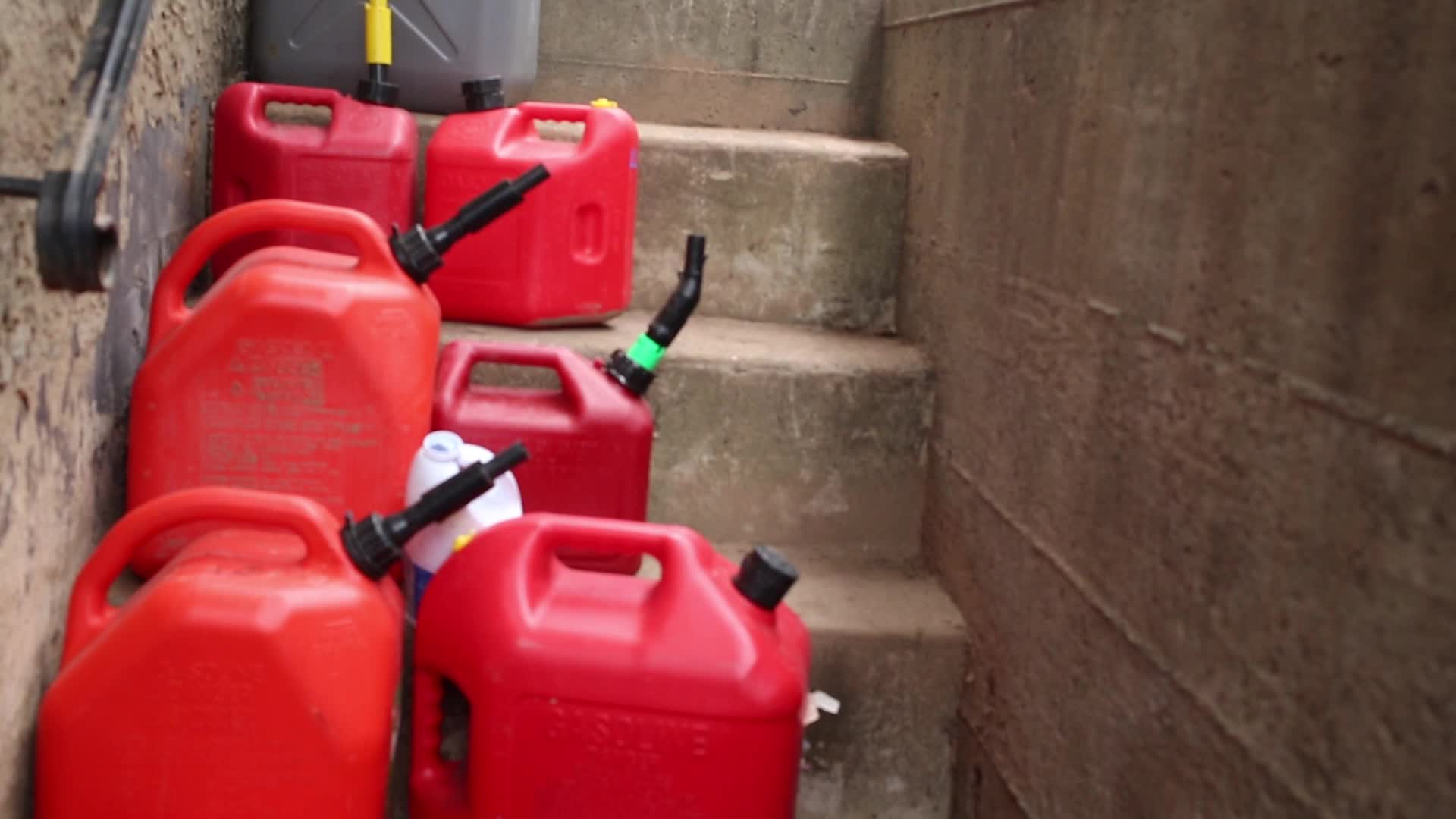Gas containers