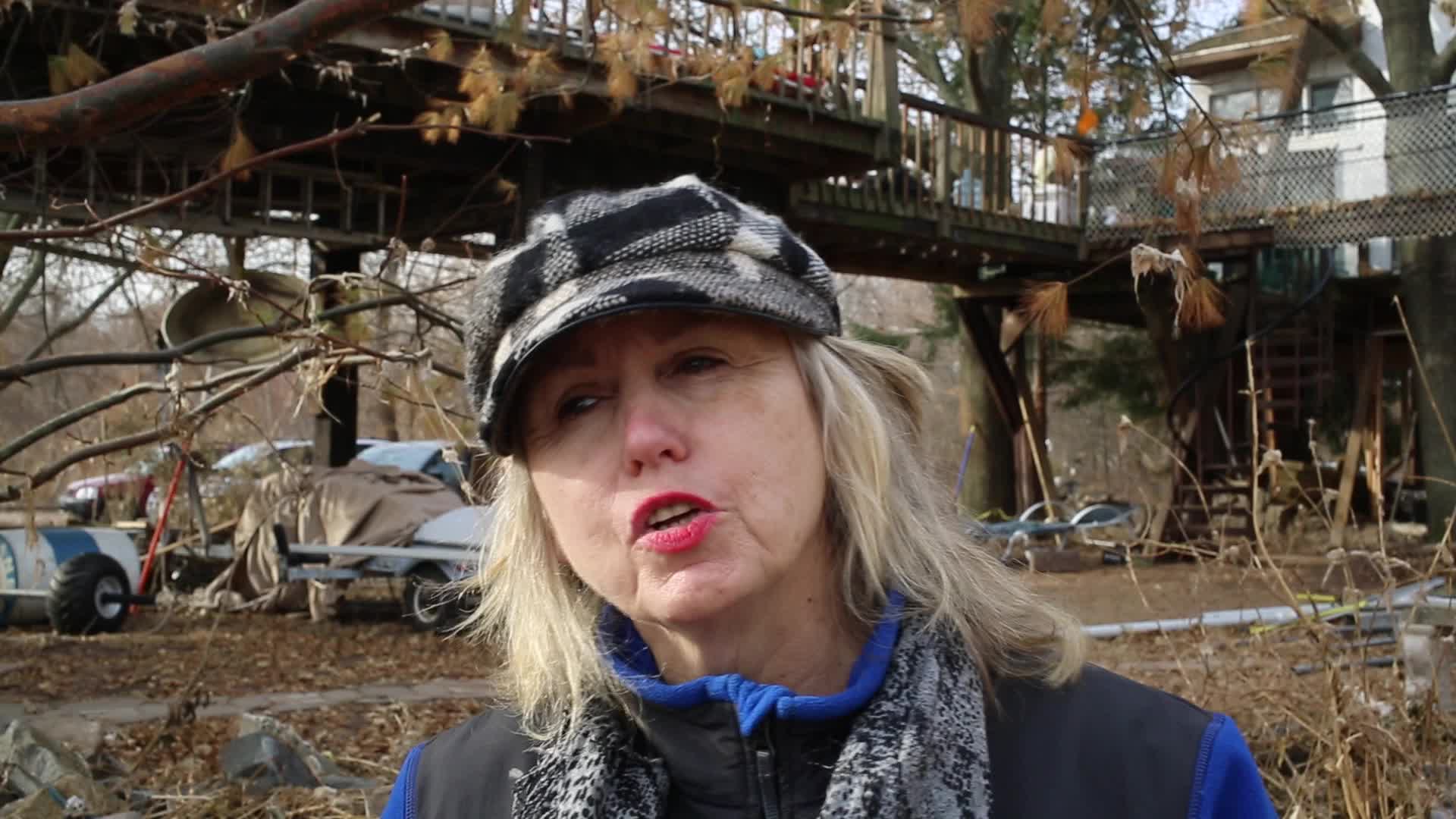 NYC: Staten Island resident SOT