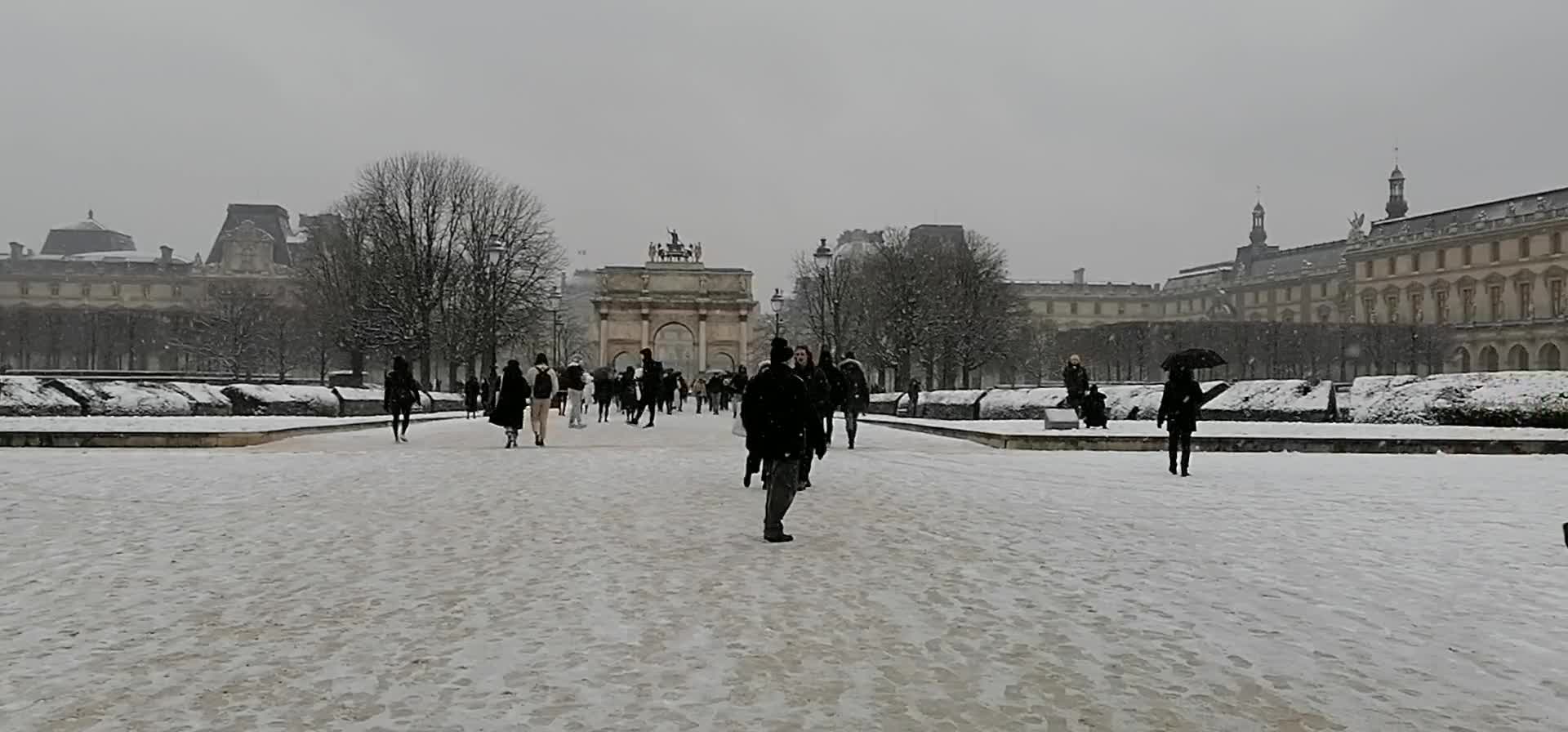Paris under the snow