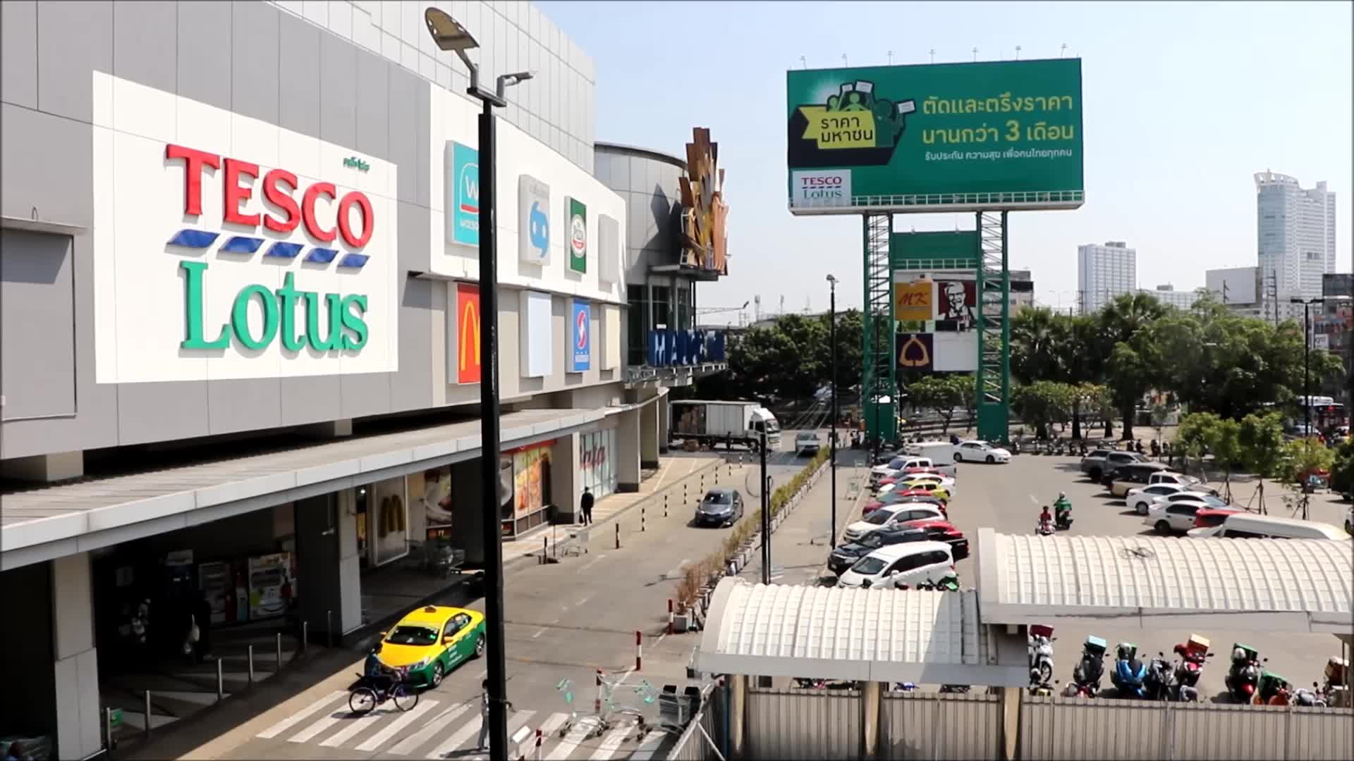 Tesco Lotus Market In Bangkok