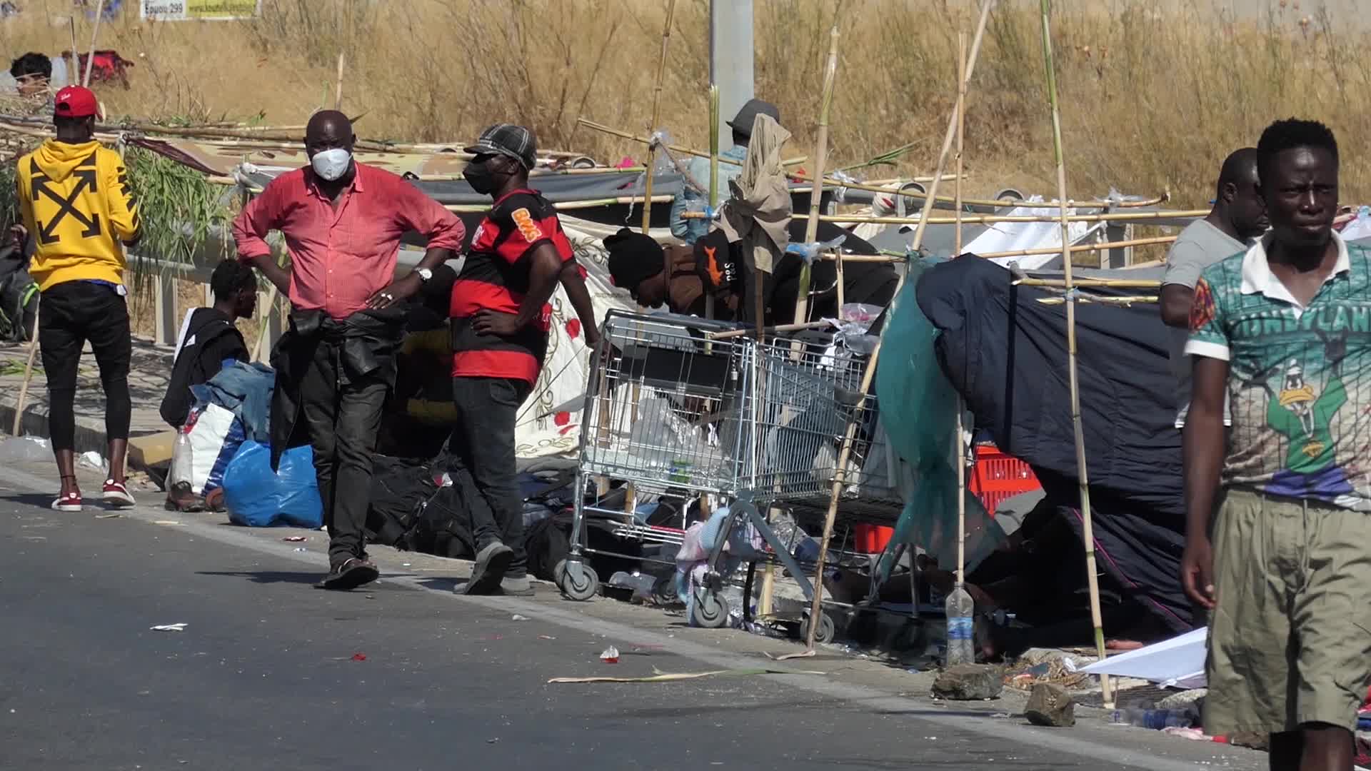 Thousands of Asylum Seekers live in tents roadside after Moria Fires