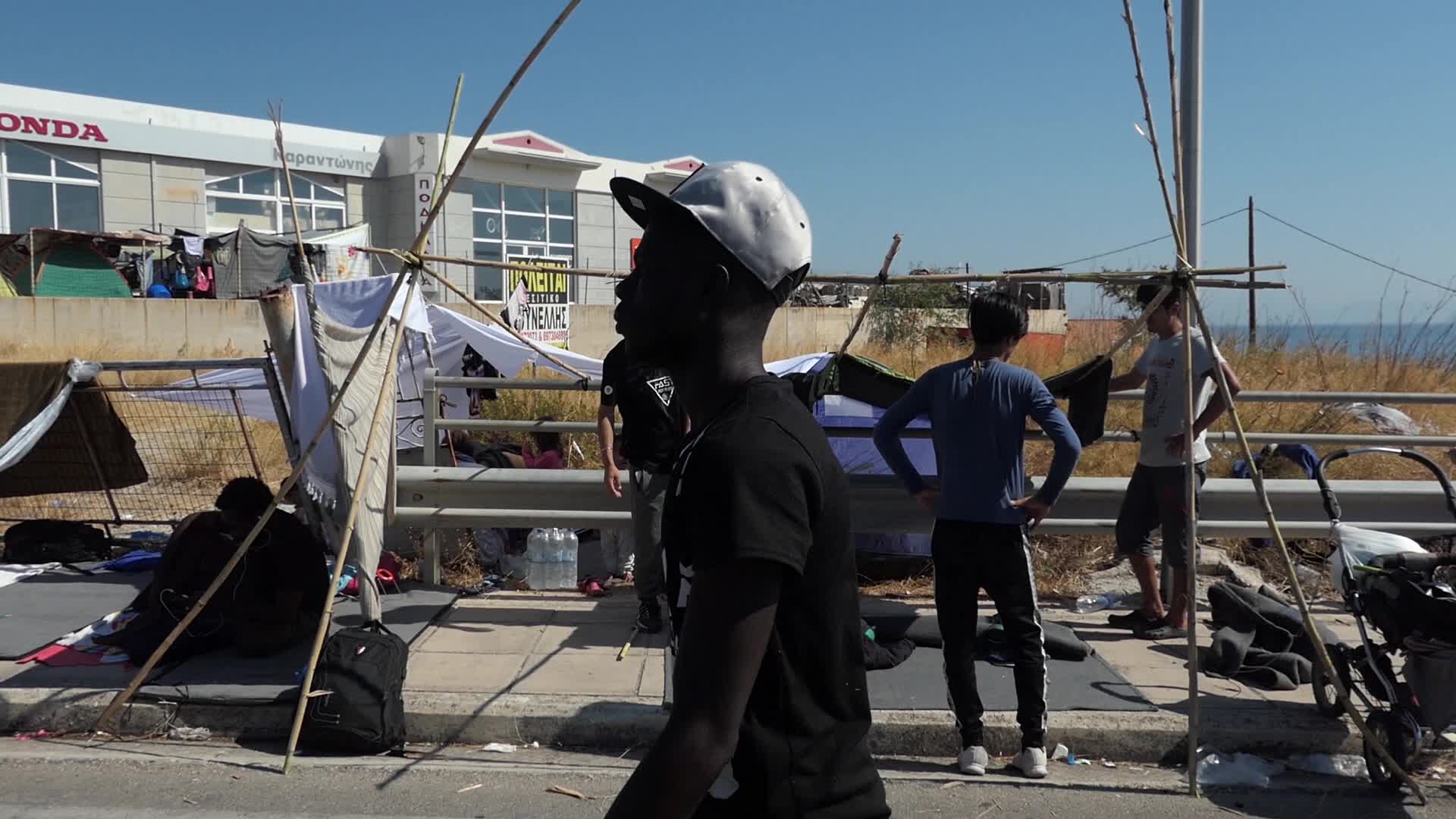 Thousands of Asylum Seekers live in tents roadside after Moria Fires