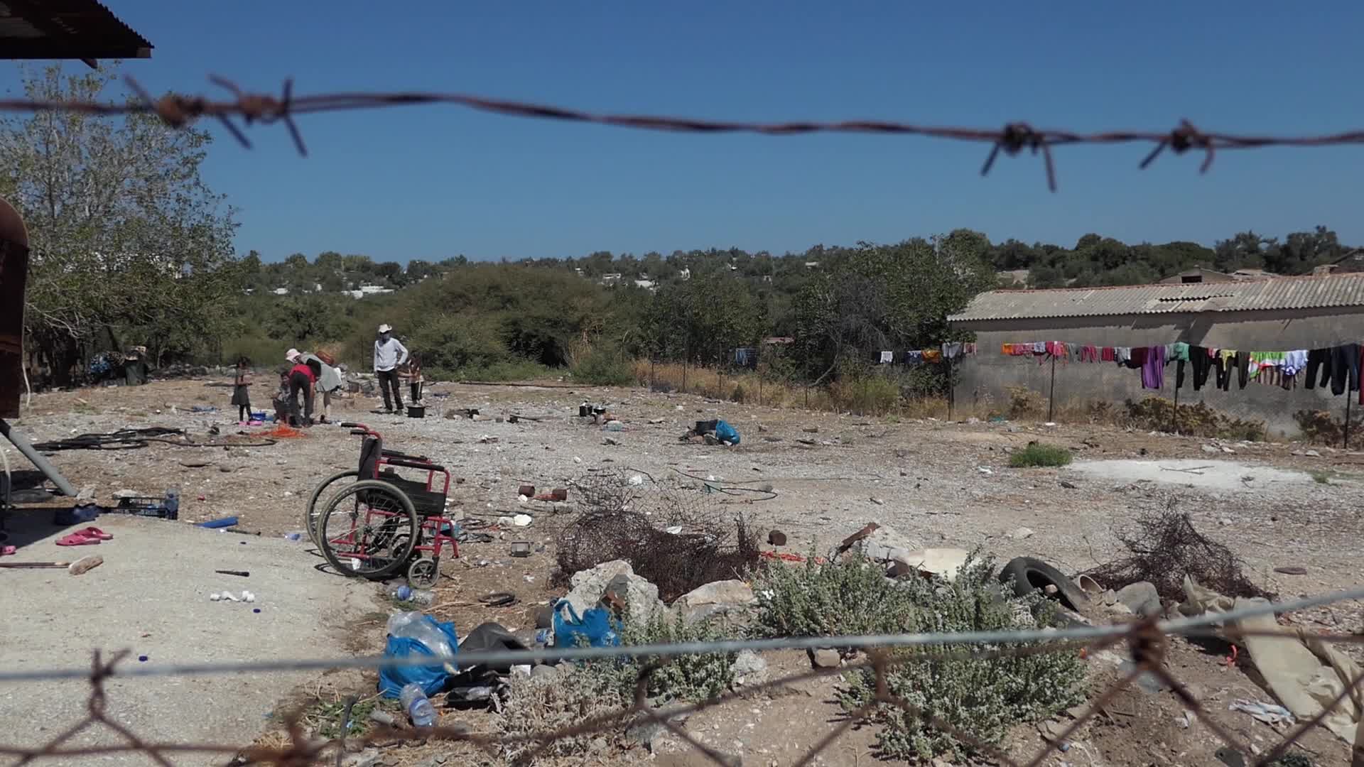 Thousands of Asylum Seekers live in tents roadside after Moria Fires