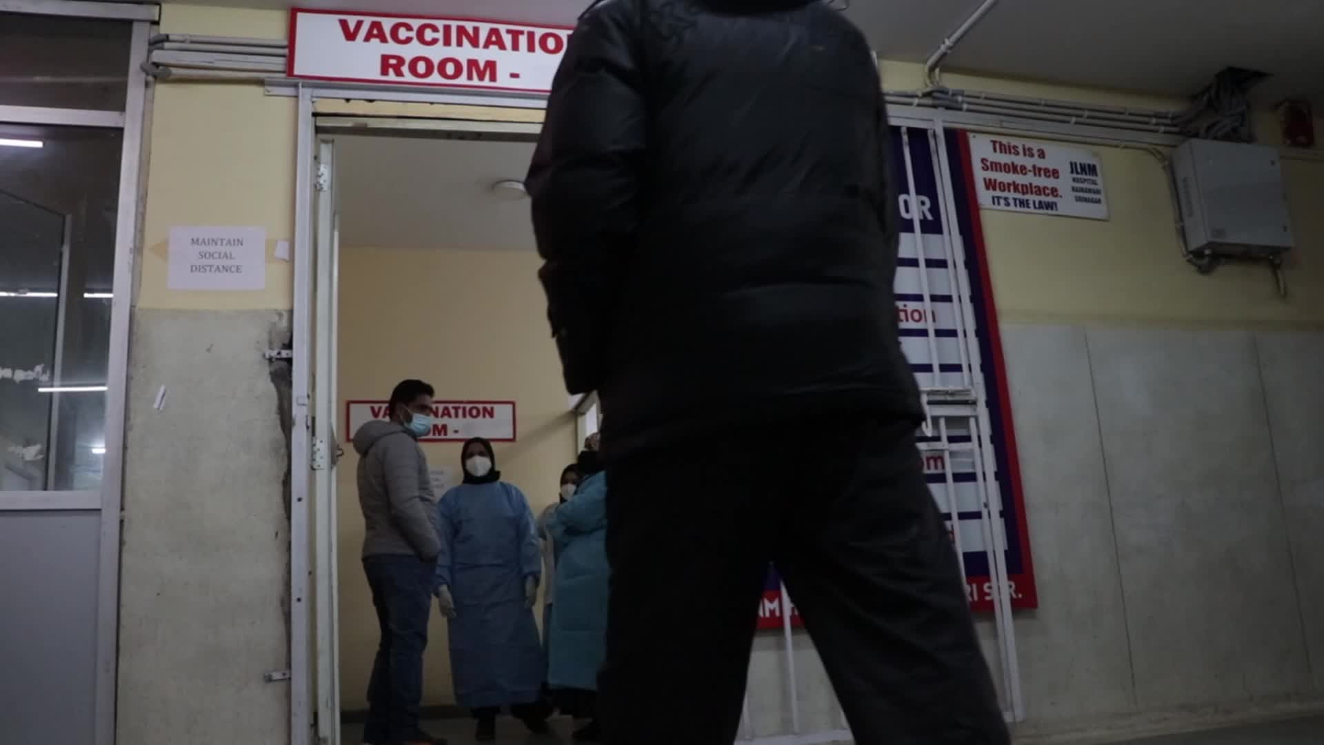 Coronavirus vaccination in Kashmir