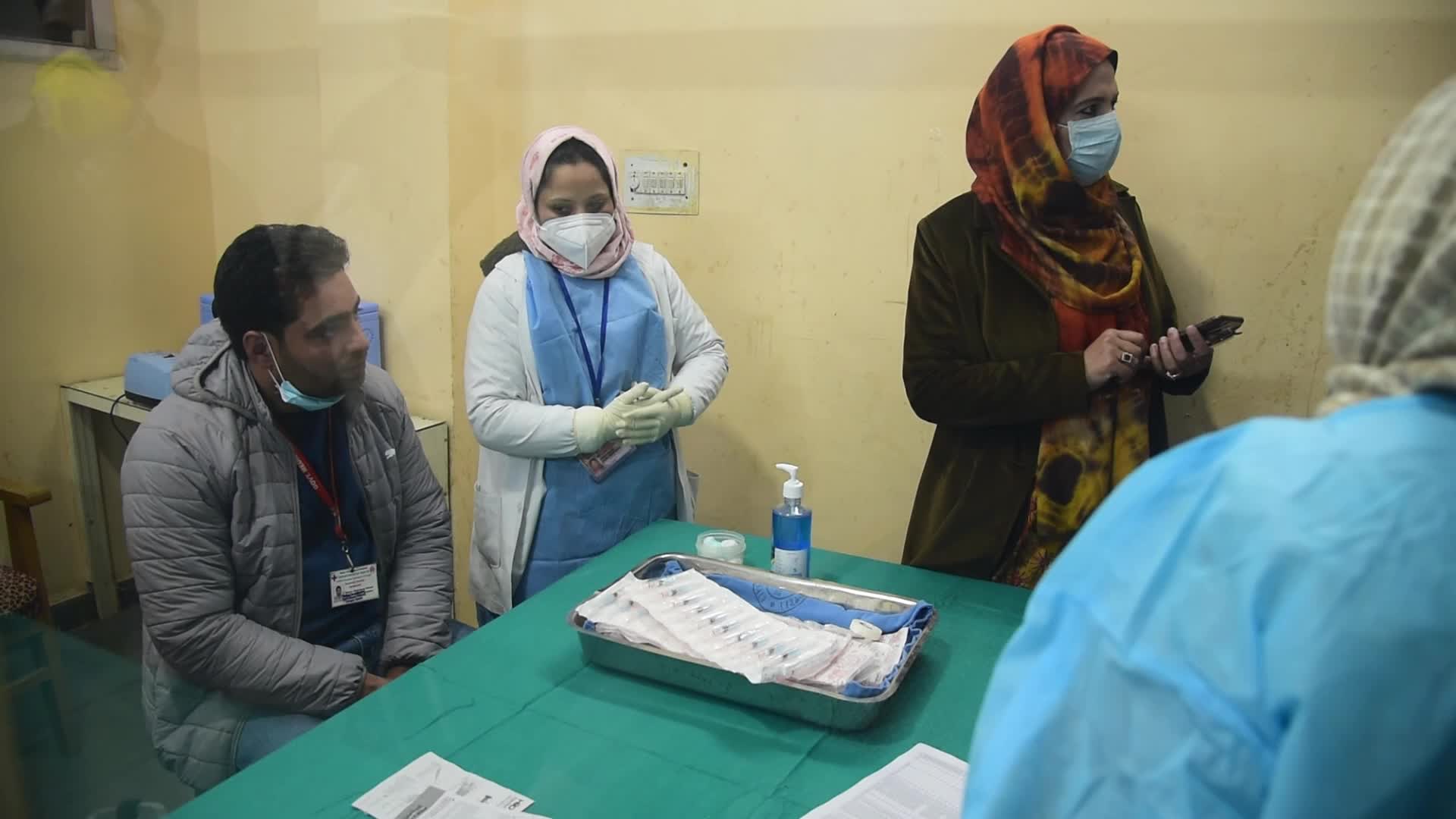 Coronavirus vaccination in Kashmir