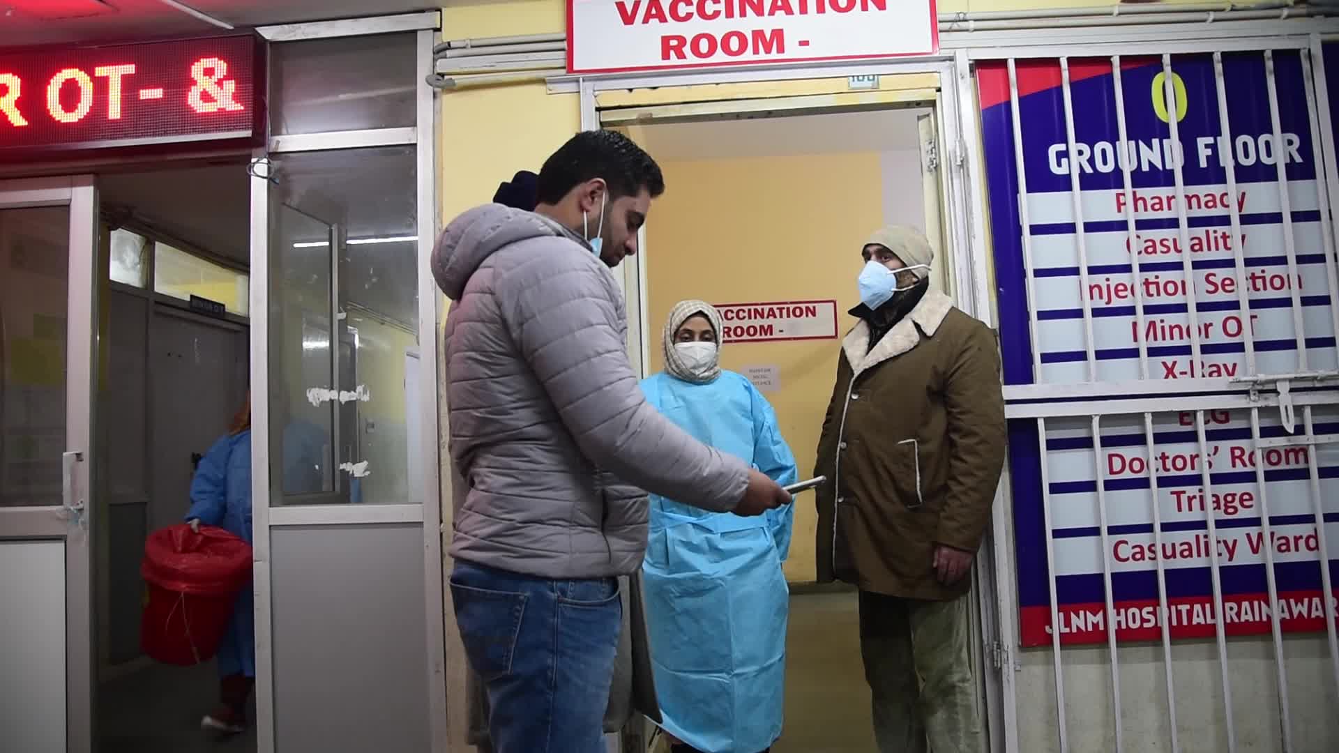 Coronavirus vaccination in Kashmir