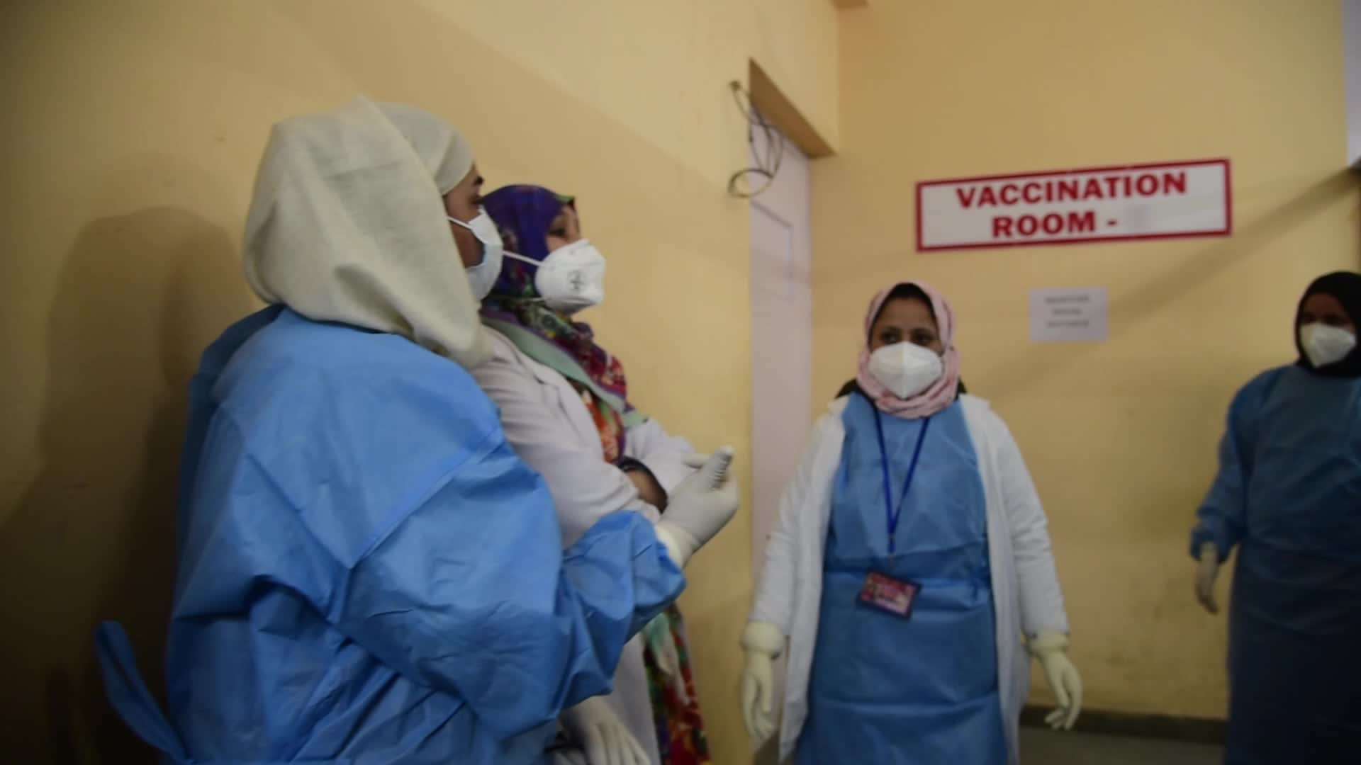 Coronavirus vaccination in Kashmir