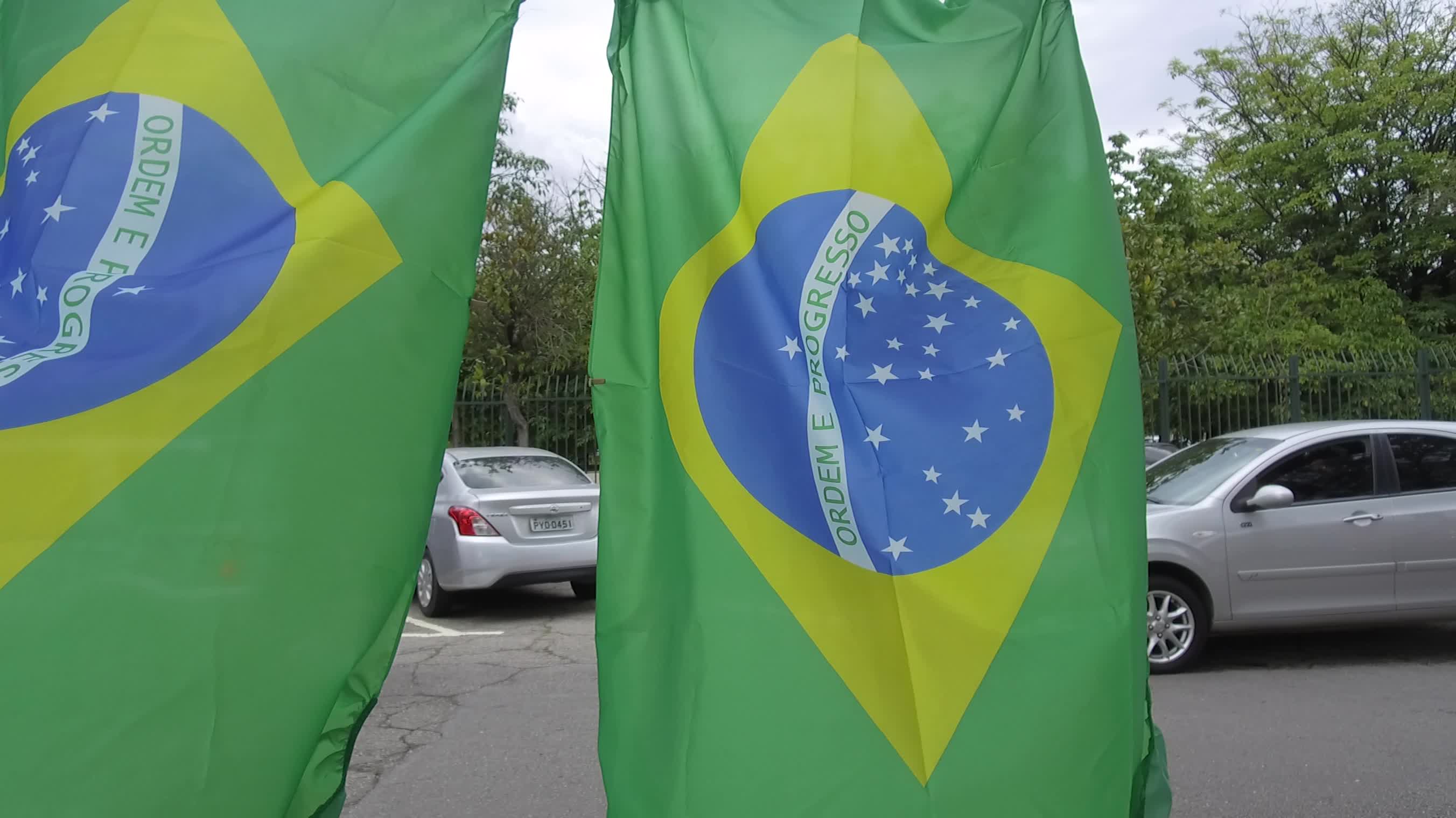 Motorcade rallies call for impeachment of Bolsonaro in Brazil