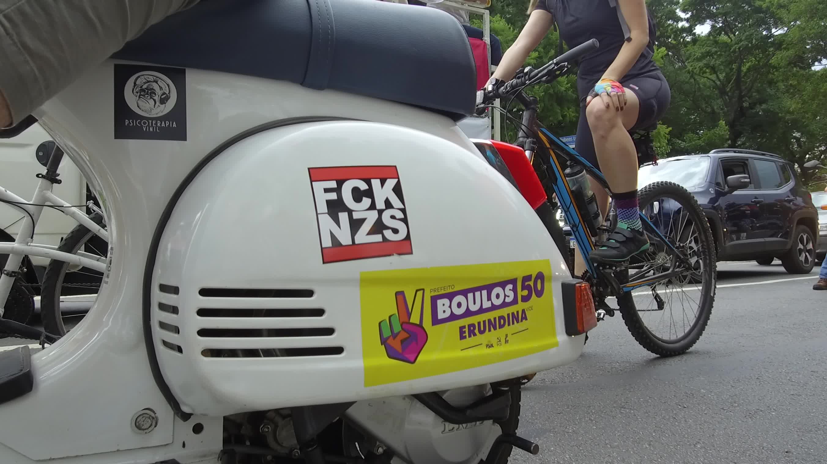 Motorcade rallies call for impeachment of Bolsonaro in Brazil