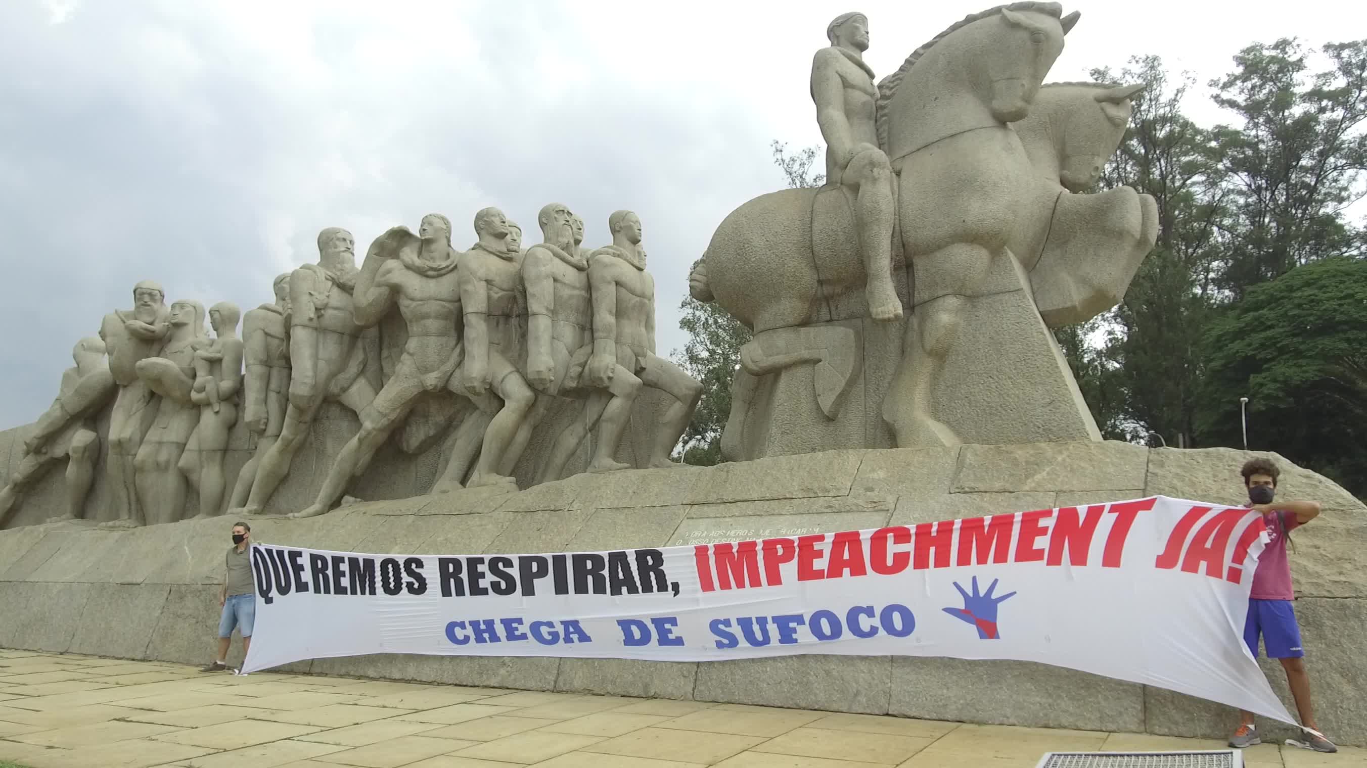 Motorcade rallies call for impeachment of Bolsonaro in Brazil