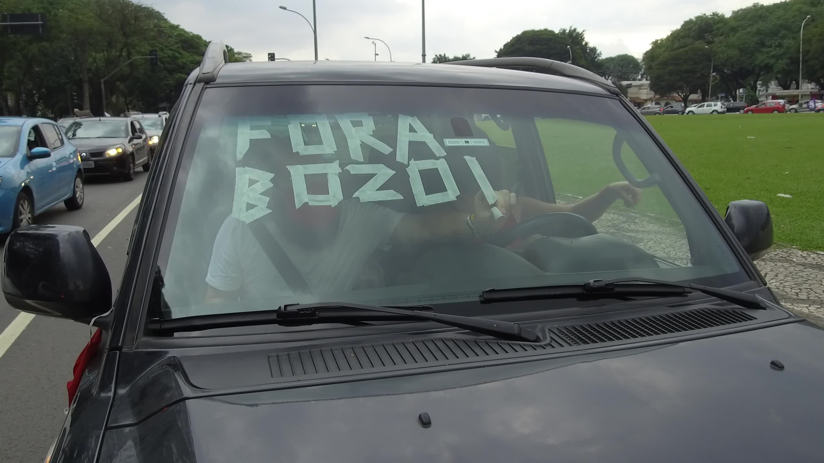 Motorcade rallies call for impeachment of Bolsonaro in Brazil