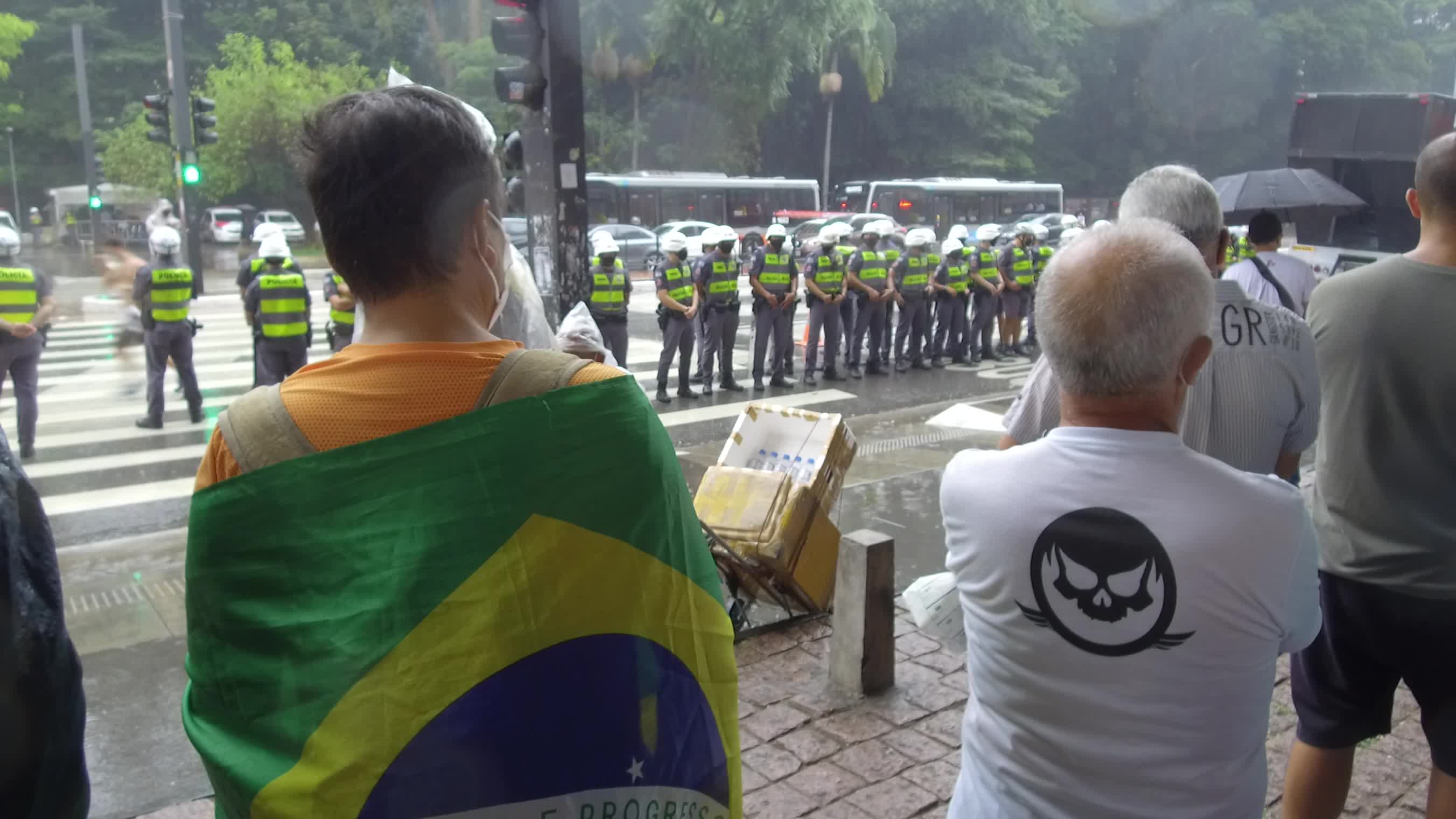 Motorcade rallies call for impeachment of Bolsonaro in Brazil