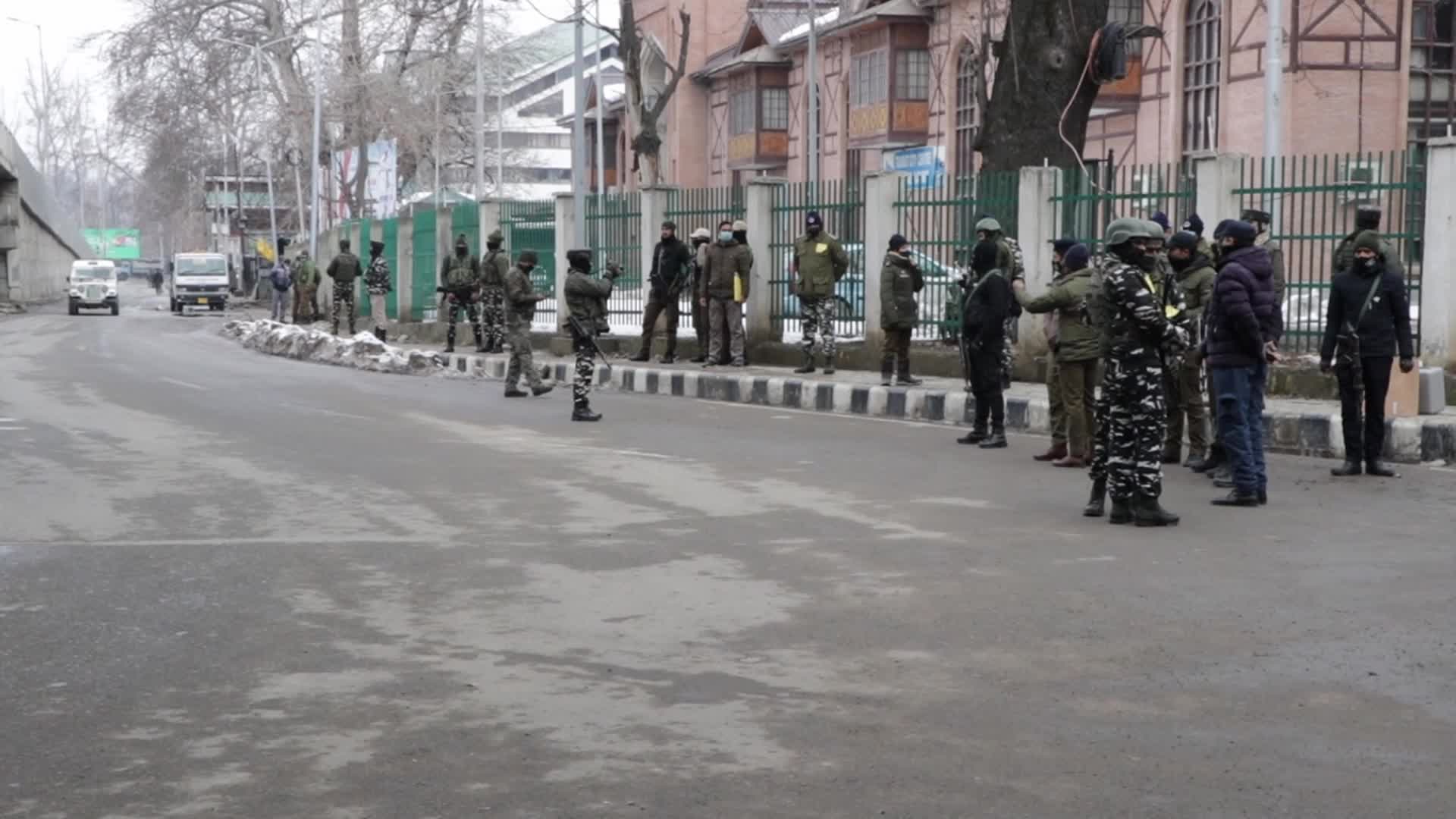 72nd Republic Day celebrated in Kashmir amid tight security