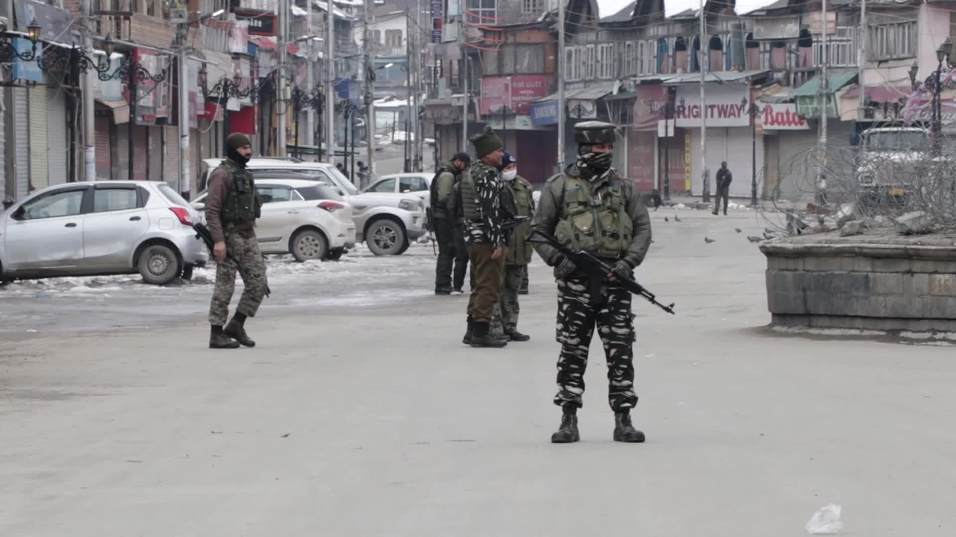 72nd Republic Day celebrated in Kashmir amid tight security